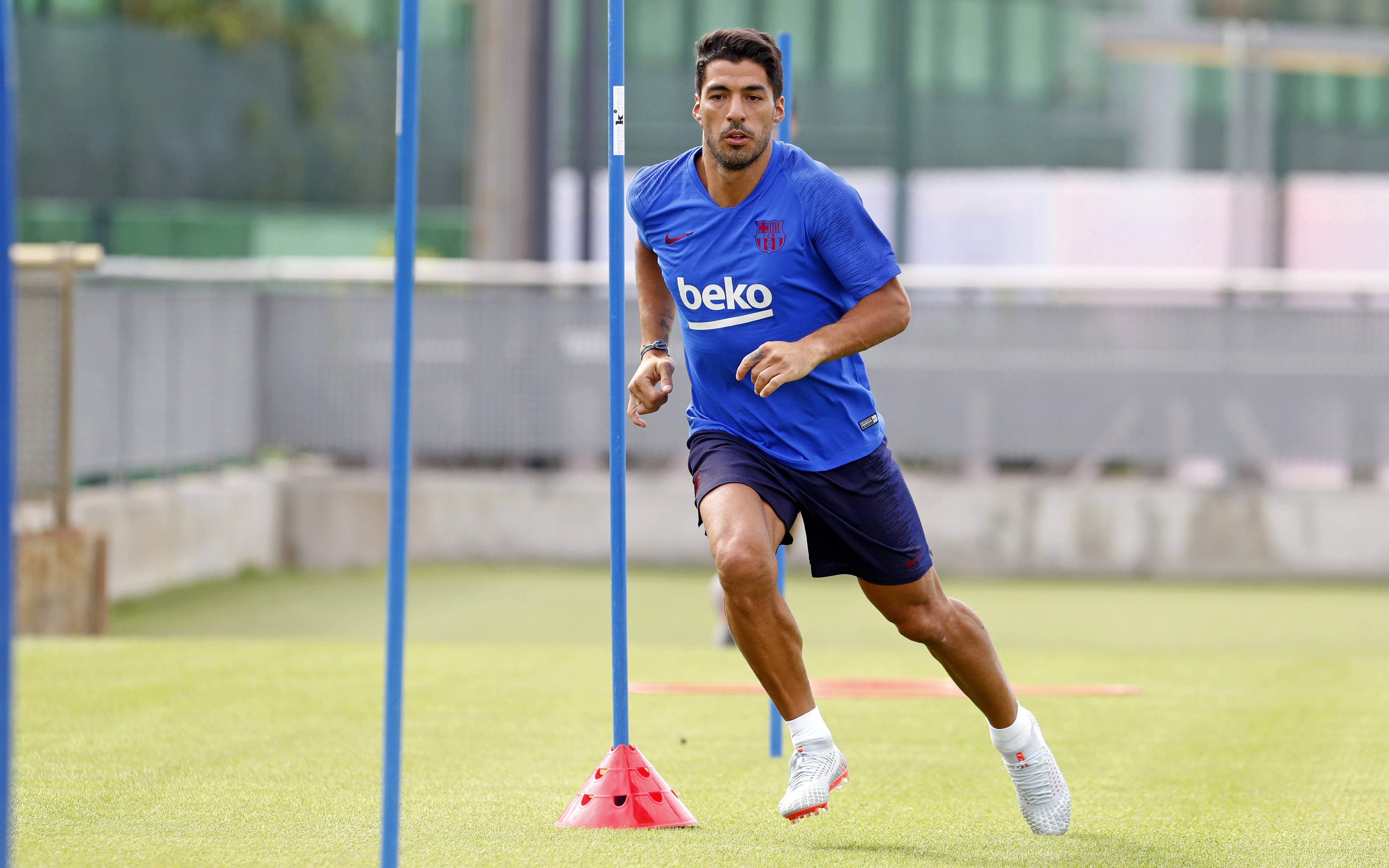 Luis Suárez vuelve a los entrenamientos con dudas respecto a su rodilla