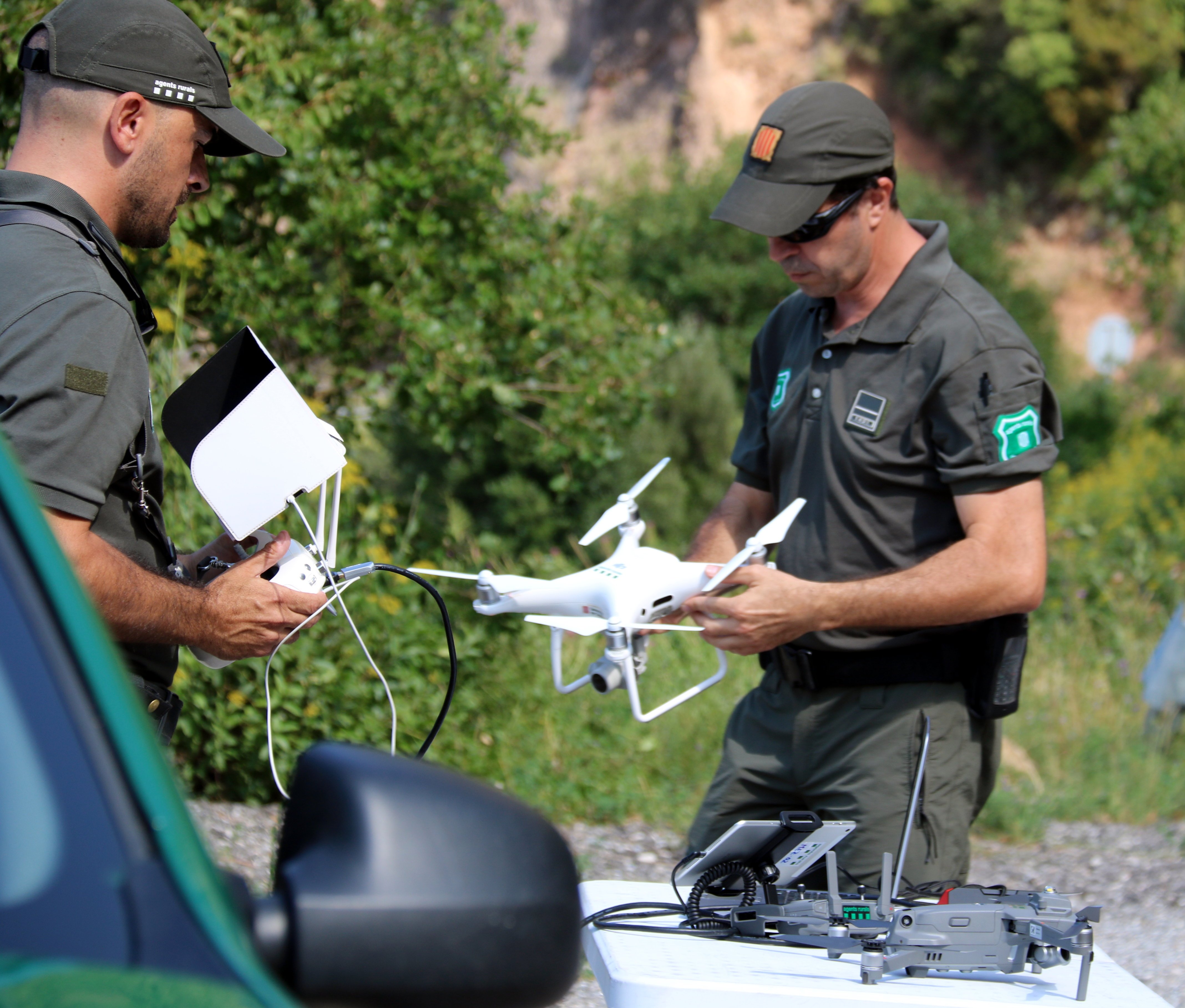 Els Agents Rurals canvien els prismàtics pels drons