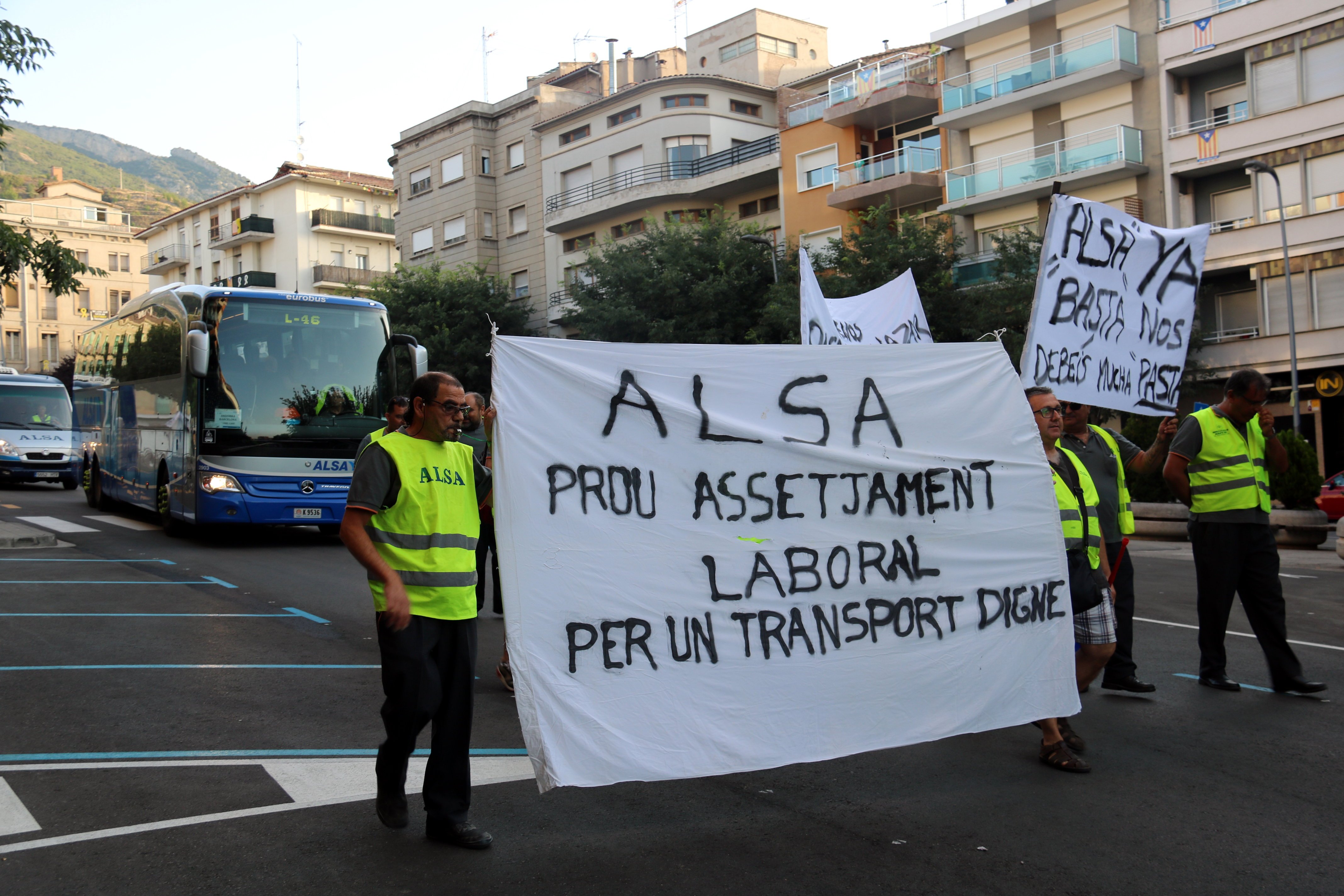 Tercer y último día de huelga de los conductores de Alsina Graells