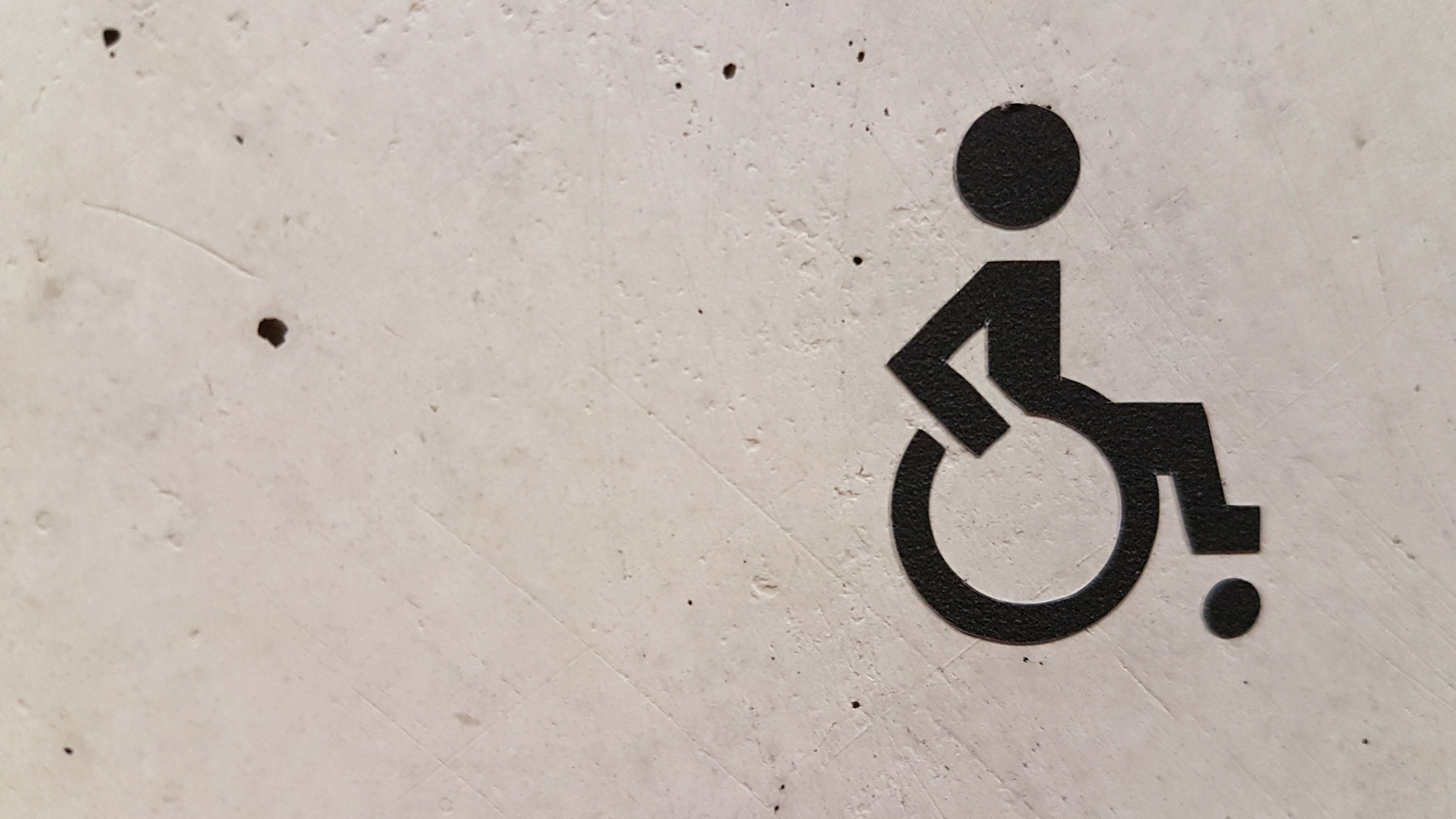 La Generalitat impulsa la asistencia personal para personas con discapacidad física y sordoceguera