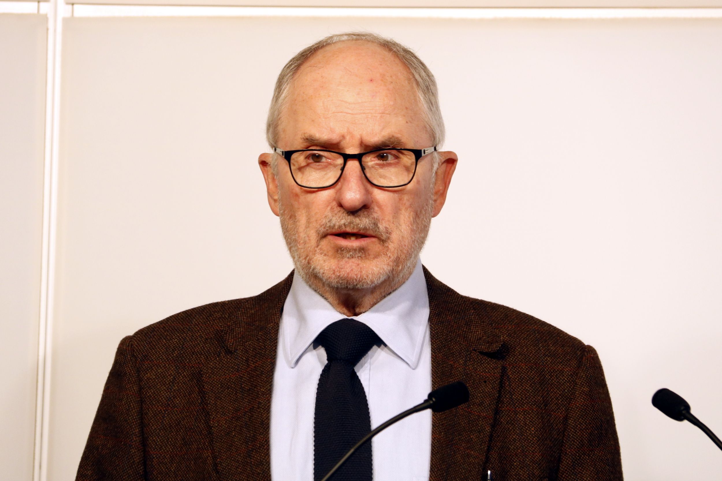 El Síndic demana a Ensenyament que revisi l’actuació d’una escola en un cas d’homofòbia