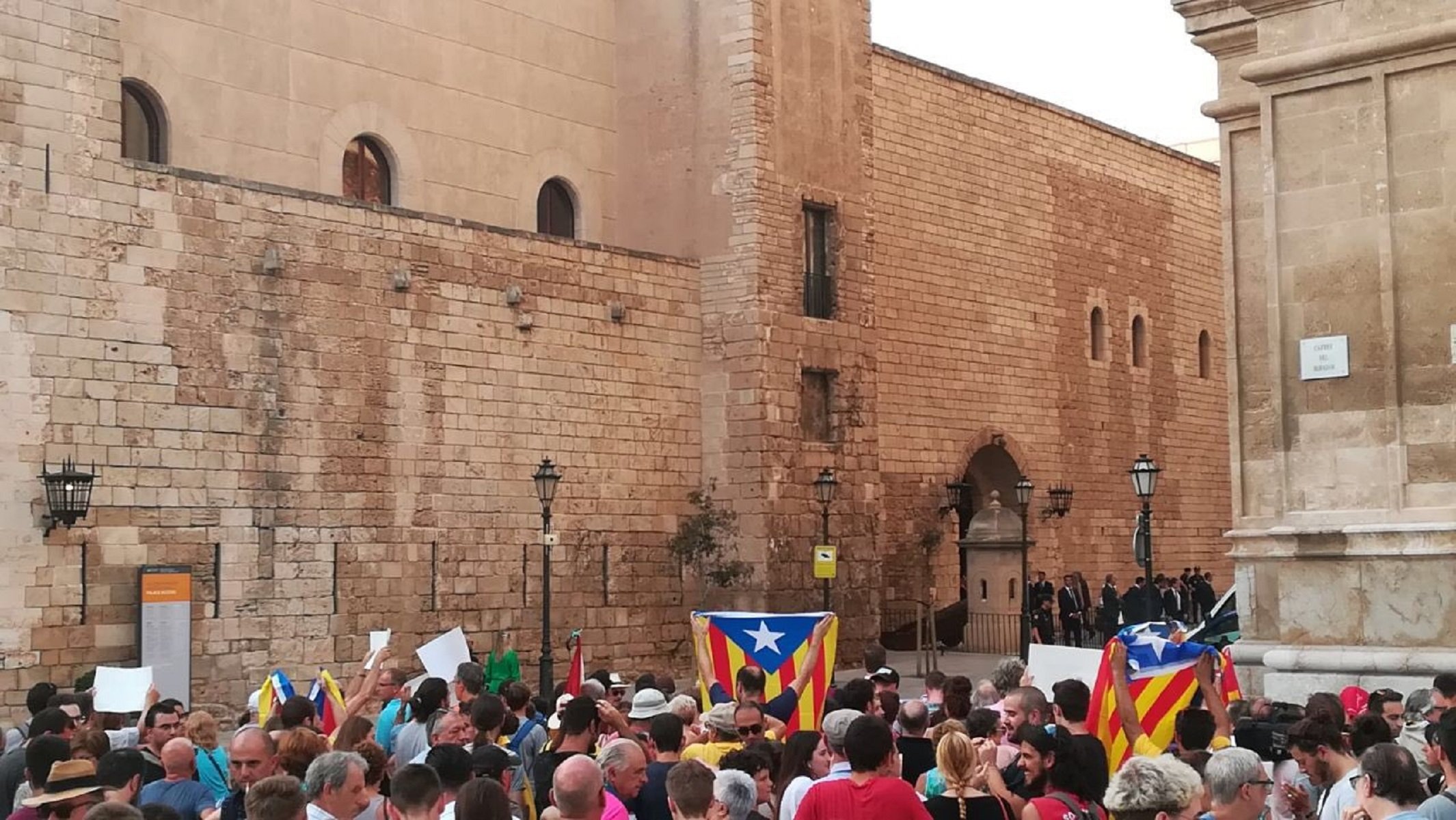 Tensión en Palma entre soberanistas y monárquicos por la presencia de Felipe VI