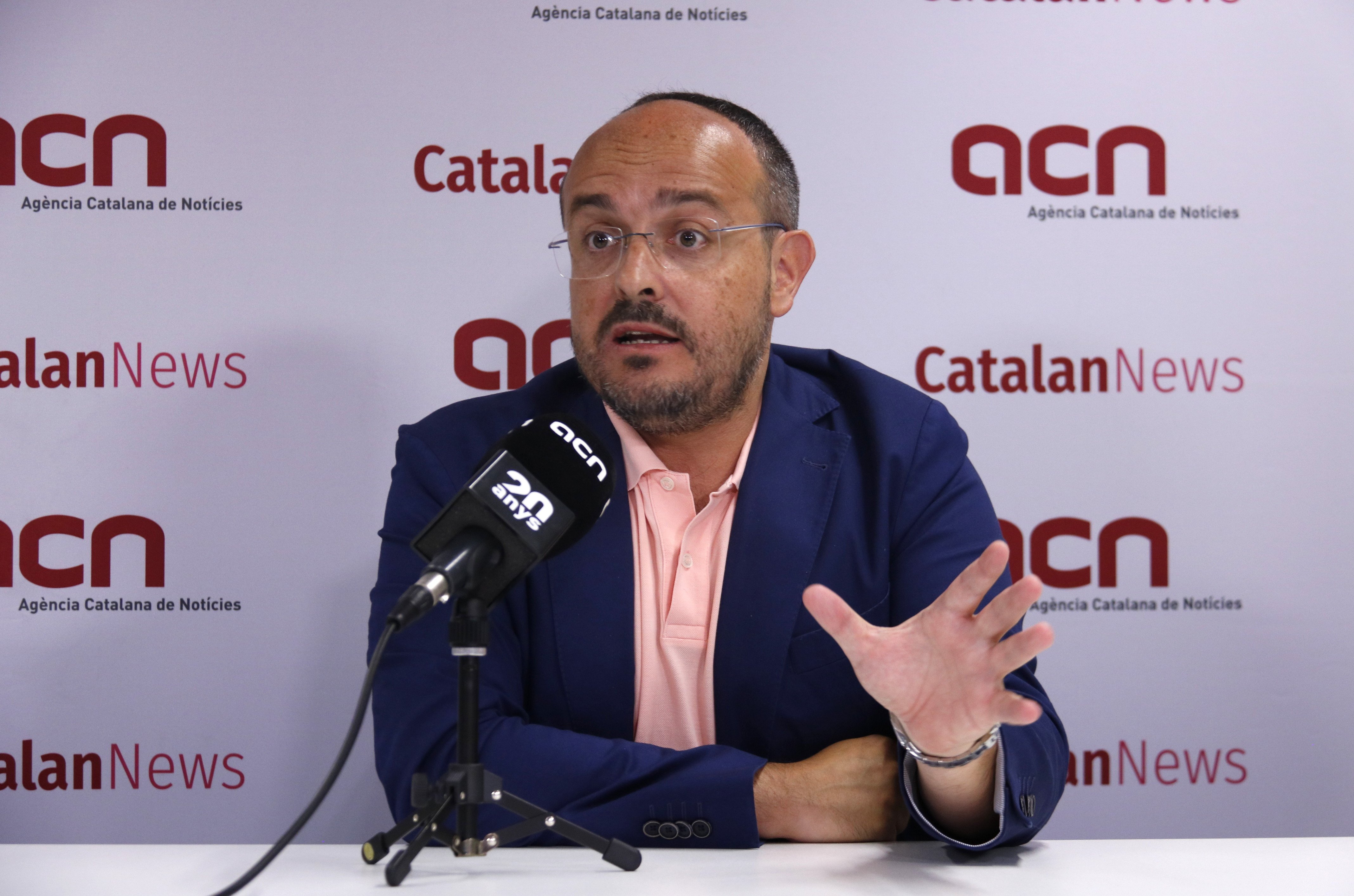 Fernández (PP), disposat a dialogar amb l'independentisme si renuncia a "vies il·legals"