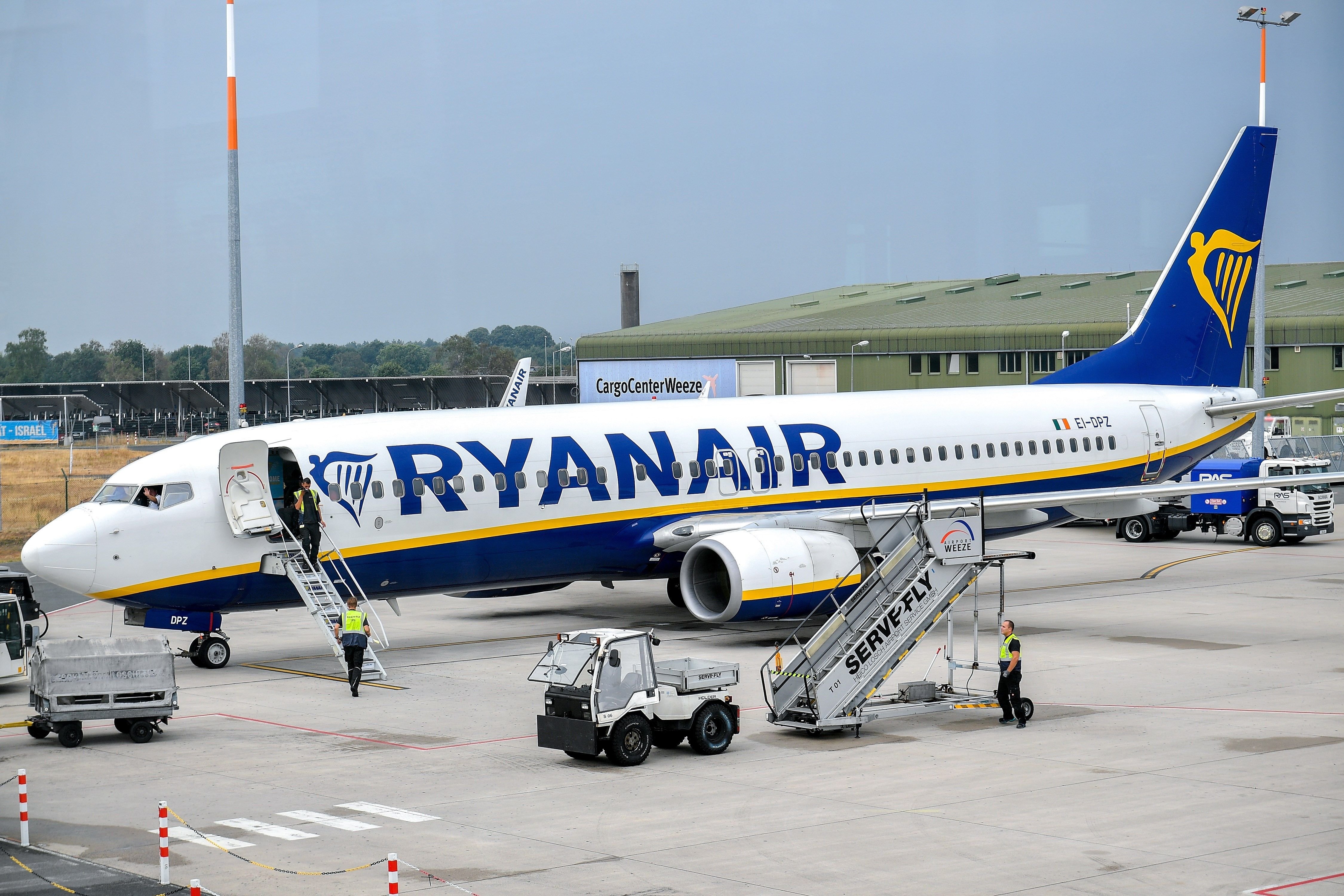 Els pilots de Ryanair estudien mobilitzar-se davant l'amenaça d'acomiadaments