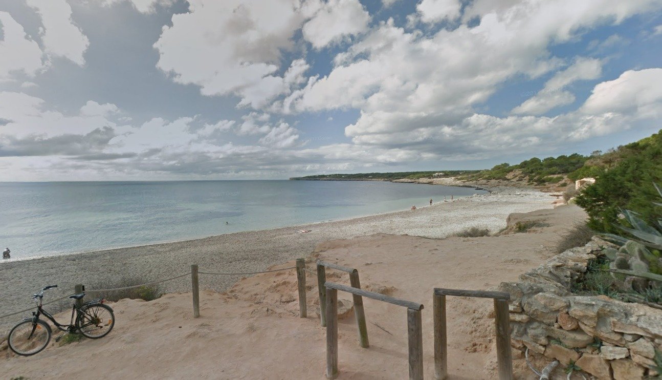 Formentera limita l'entrada de cotxes i motos