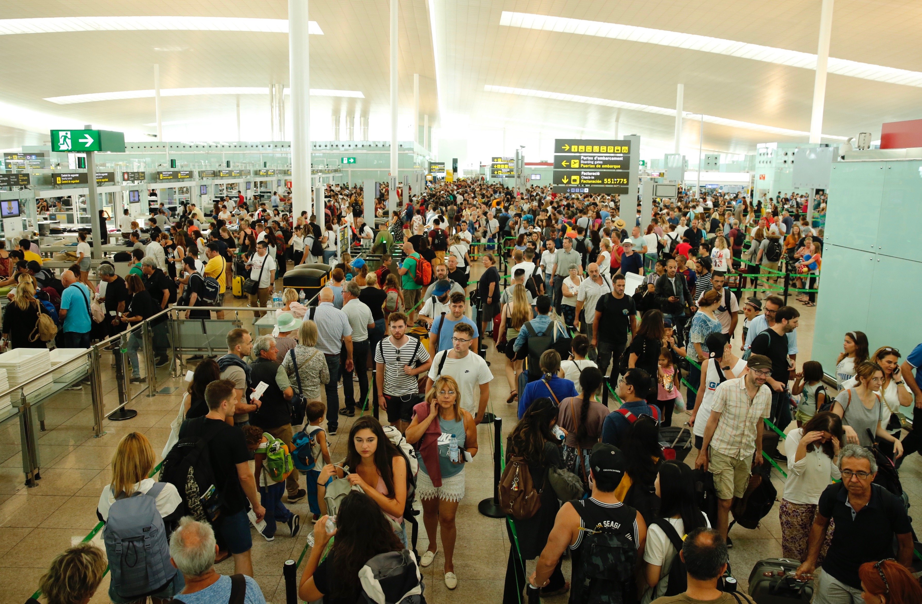 Trablisa asegura "normalidad" en el Prat: "El tiempo de espera son 17 minutos"