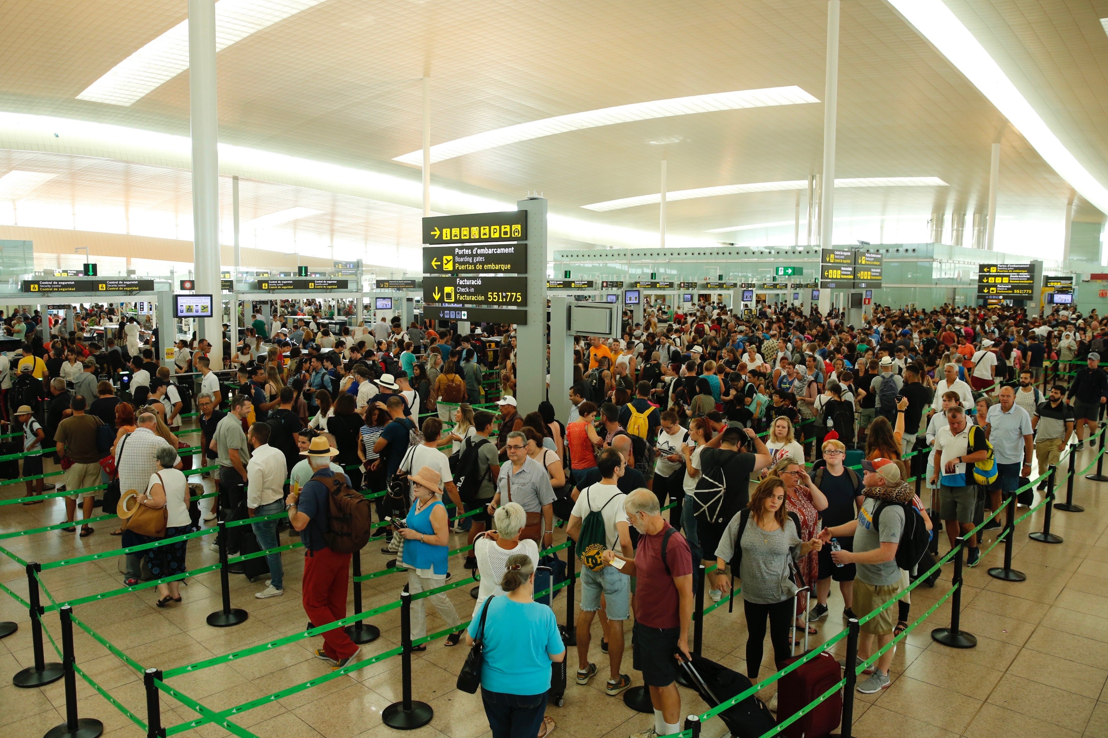 El aeropuerto del Prat supera los 30 millones de pasajeros entre enero y julio