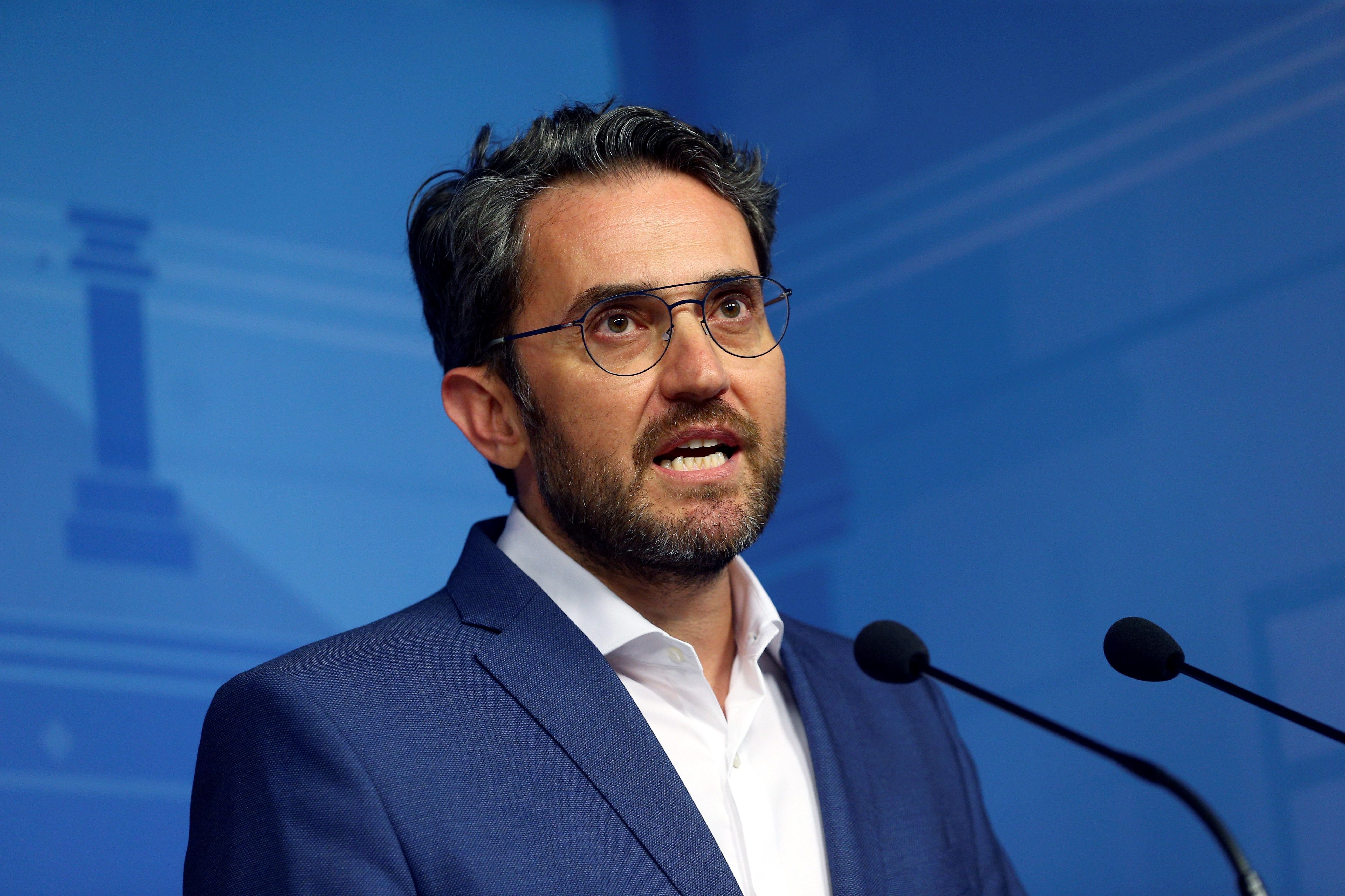 Antonio Baños pica el crostó a l'exministre Màxim Huerta