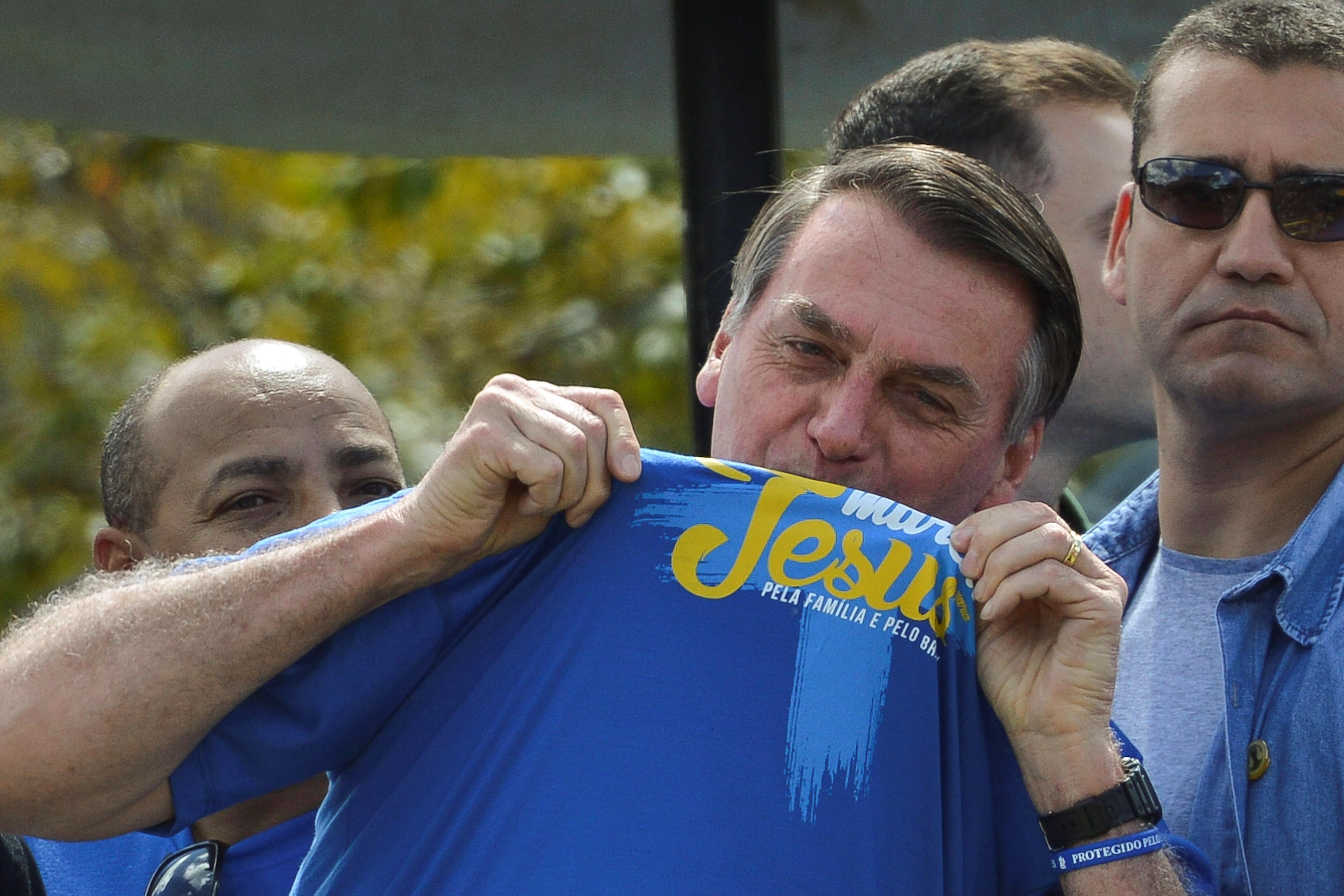 Bolsonaro se ríe del cambio climático: "Propongo hacer caca un día sí y un día no"