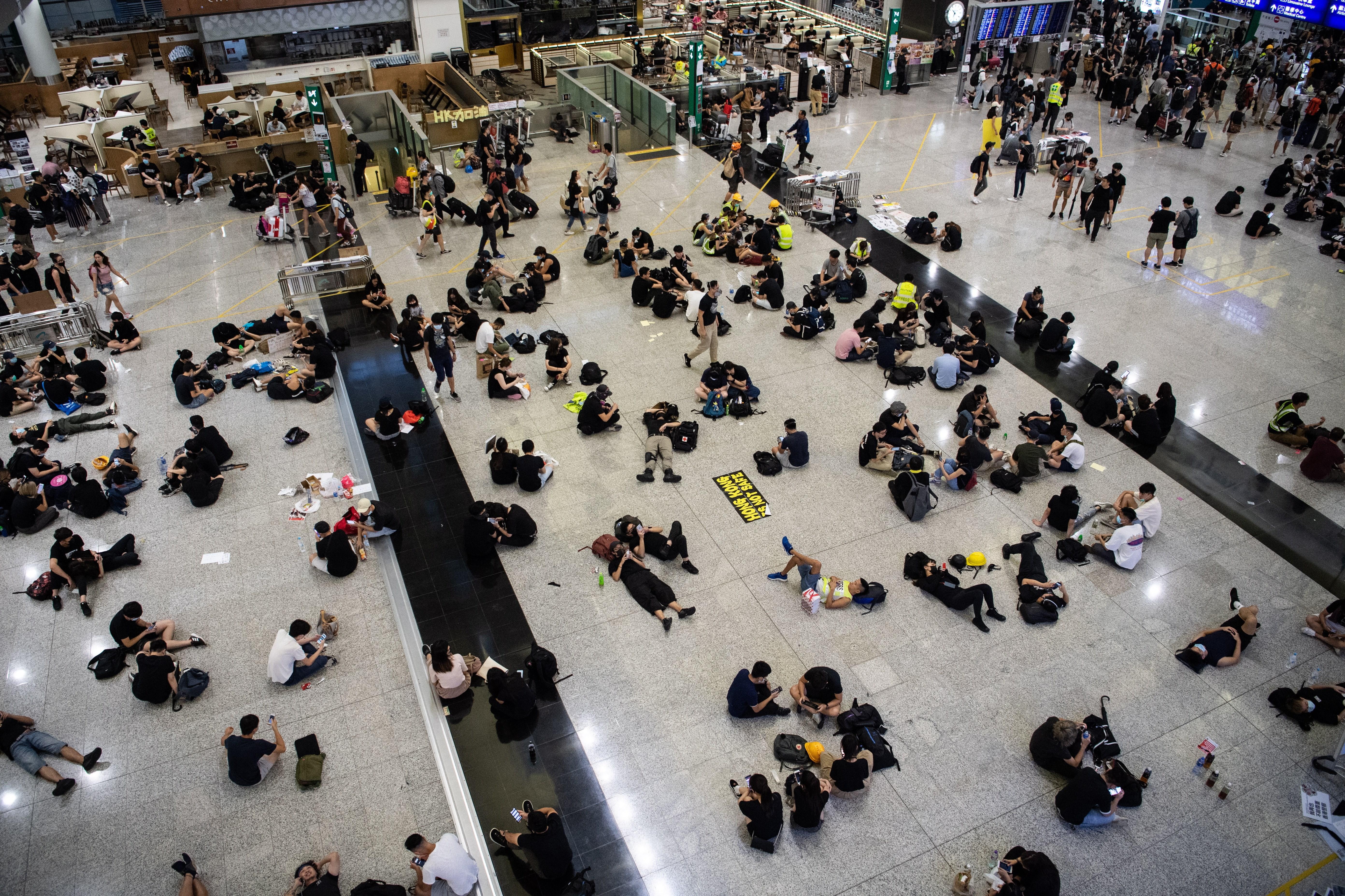 Los vídeos de la represión policial en Hong Kong