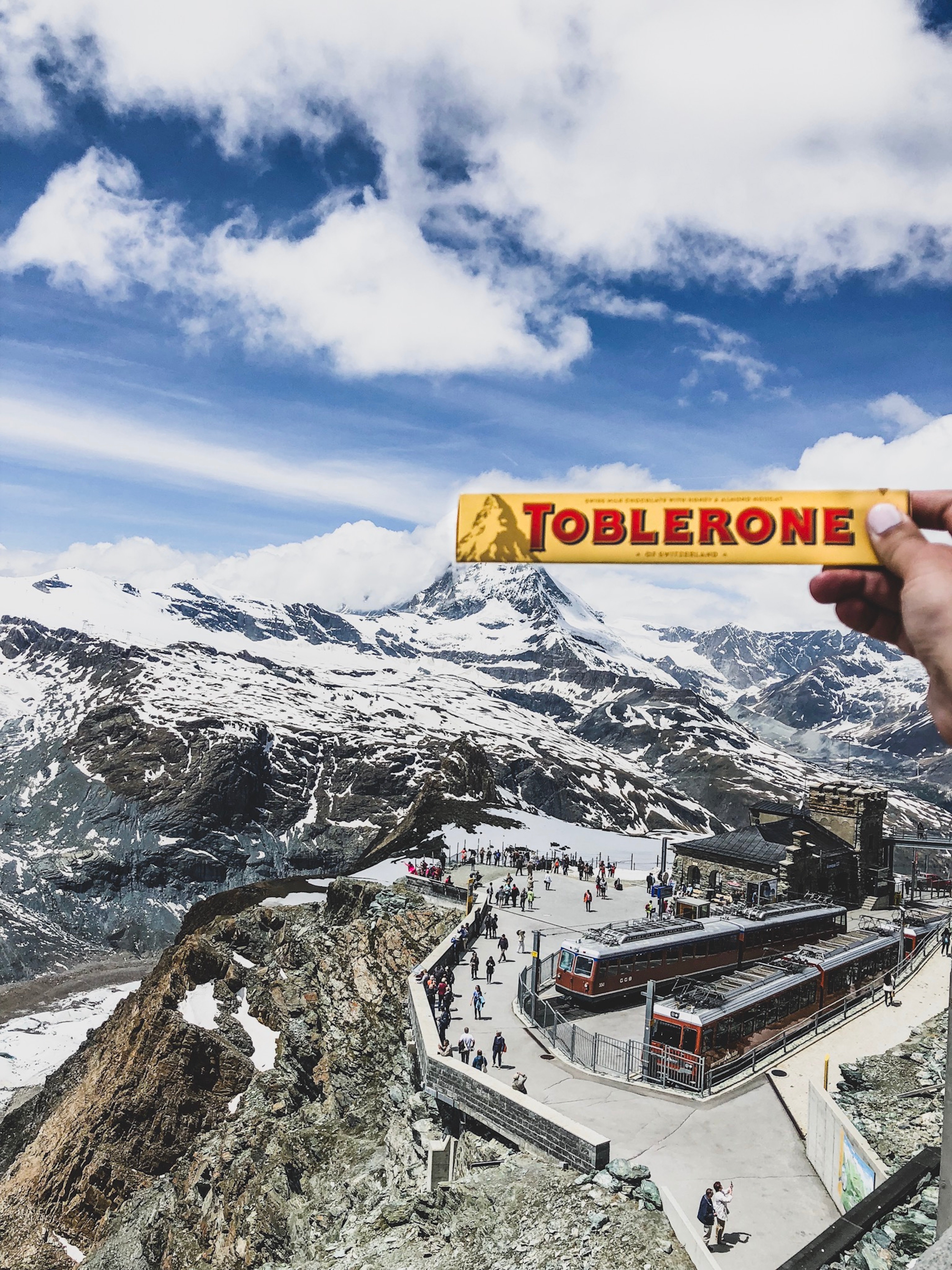Suiza obliga a retirar el Cervino de la tableta de chocolate Toblerone