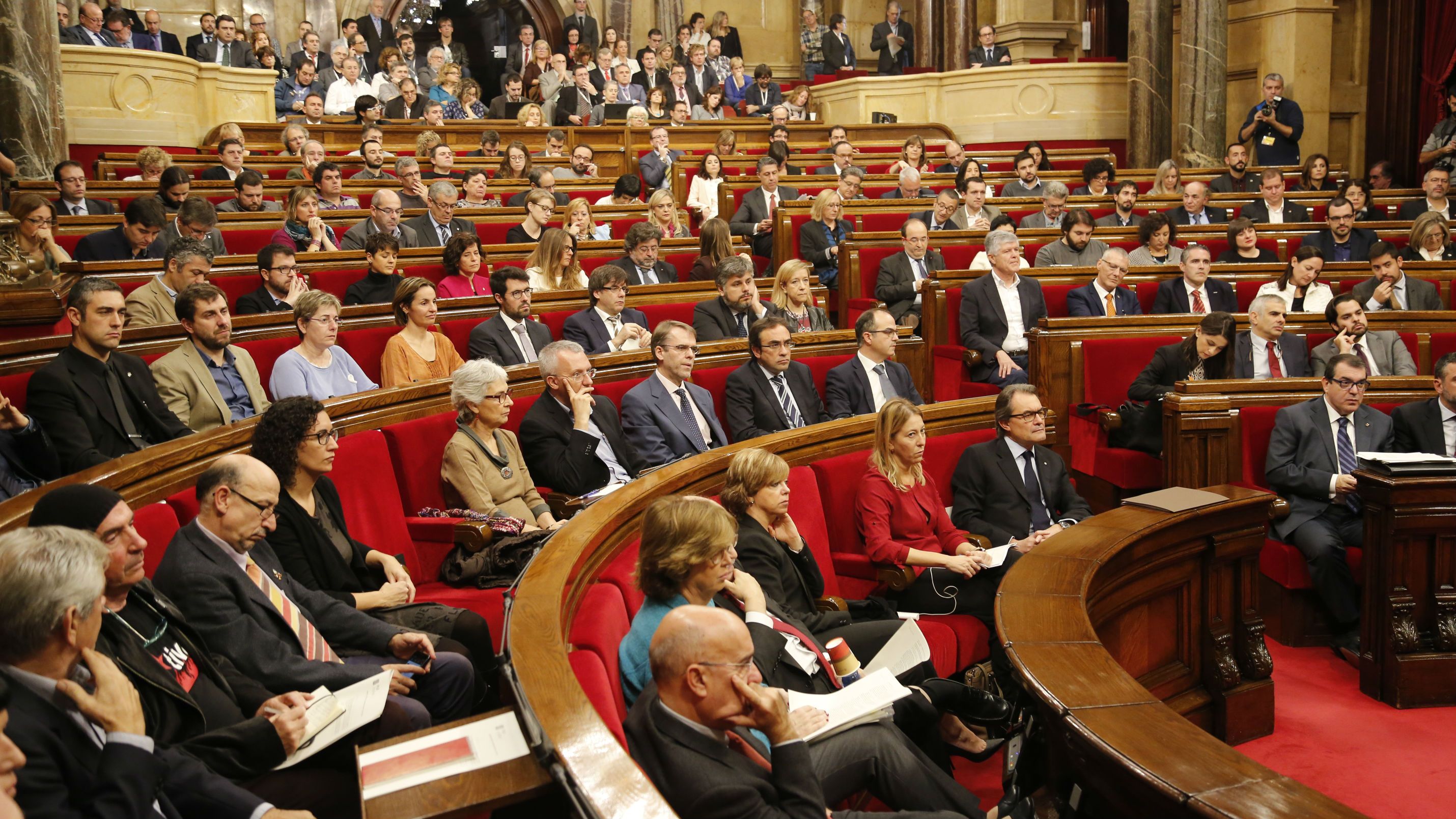 EL DÍA: Los consellers comparecen en el Parlament