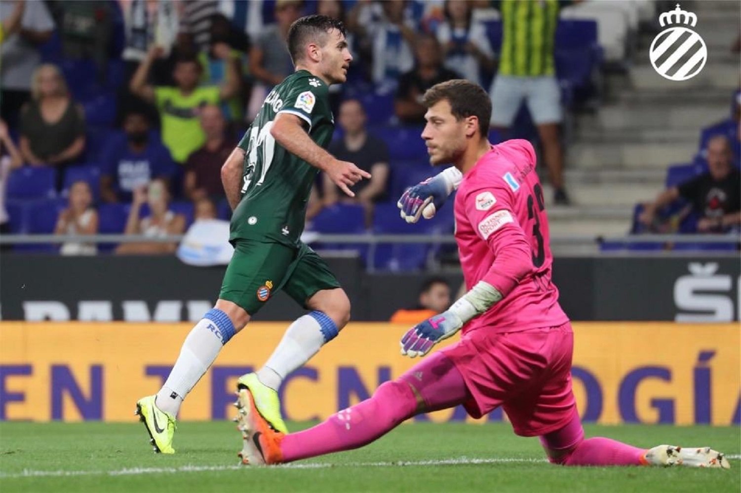 El debutant Campuzano es llueix en el tràmit de l'Espanyol contra el Lucerna (3-0)