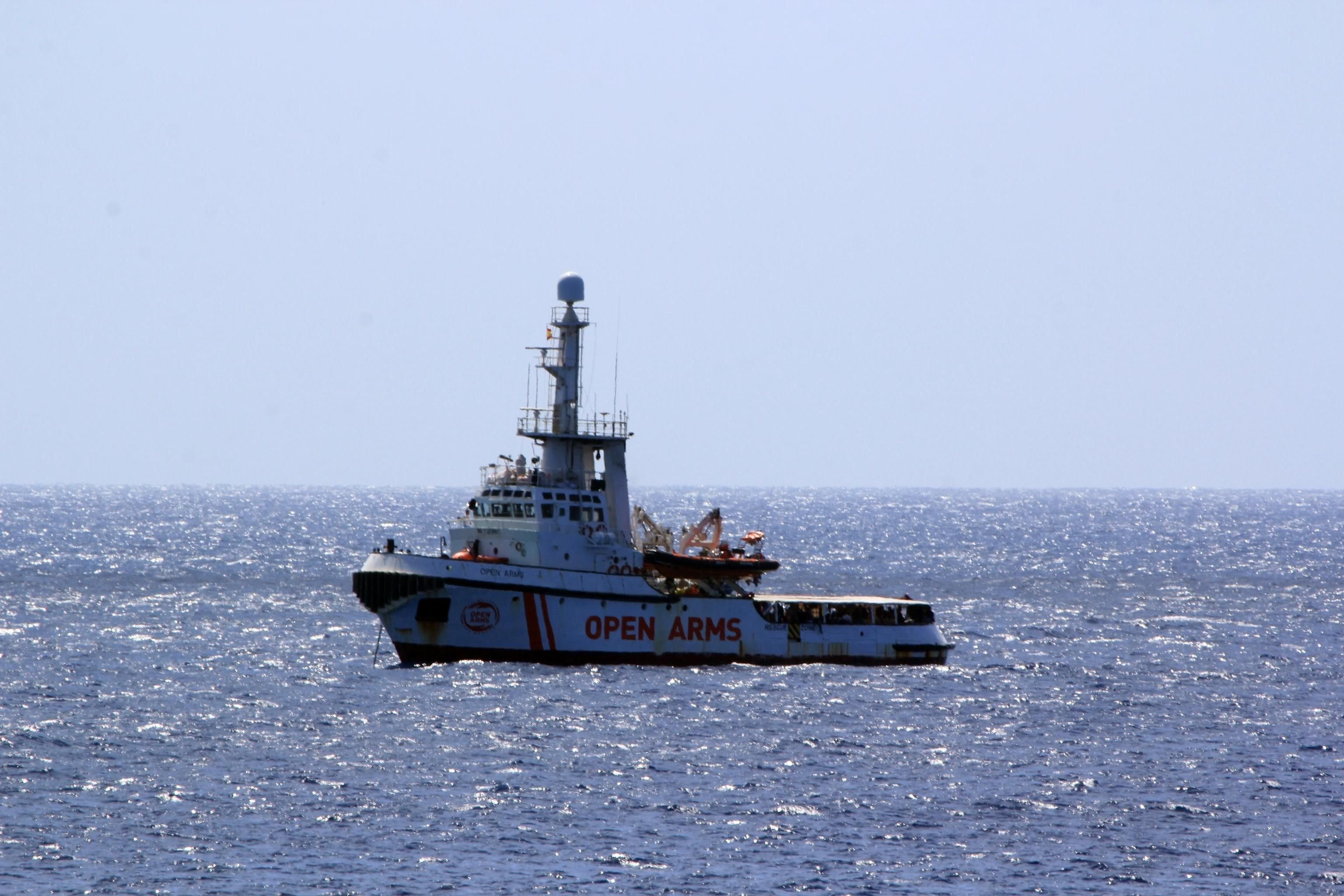 El Open Arms llega a Sicilia, donde quedará bajo custodia