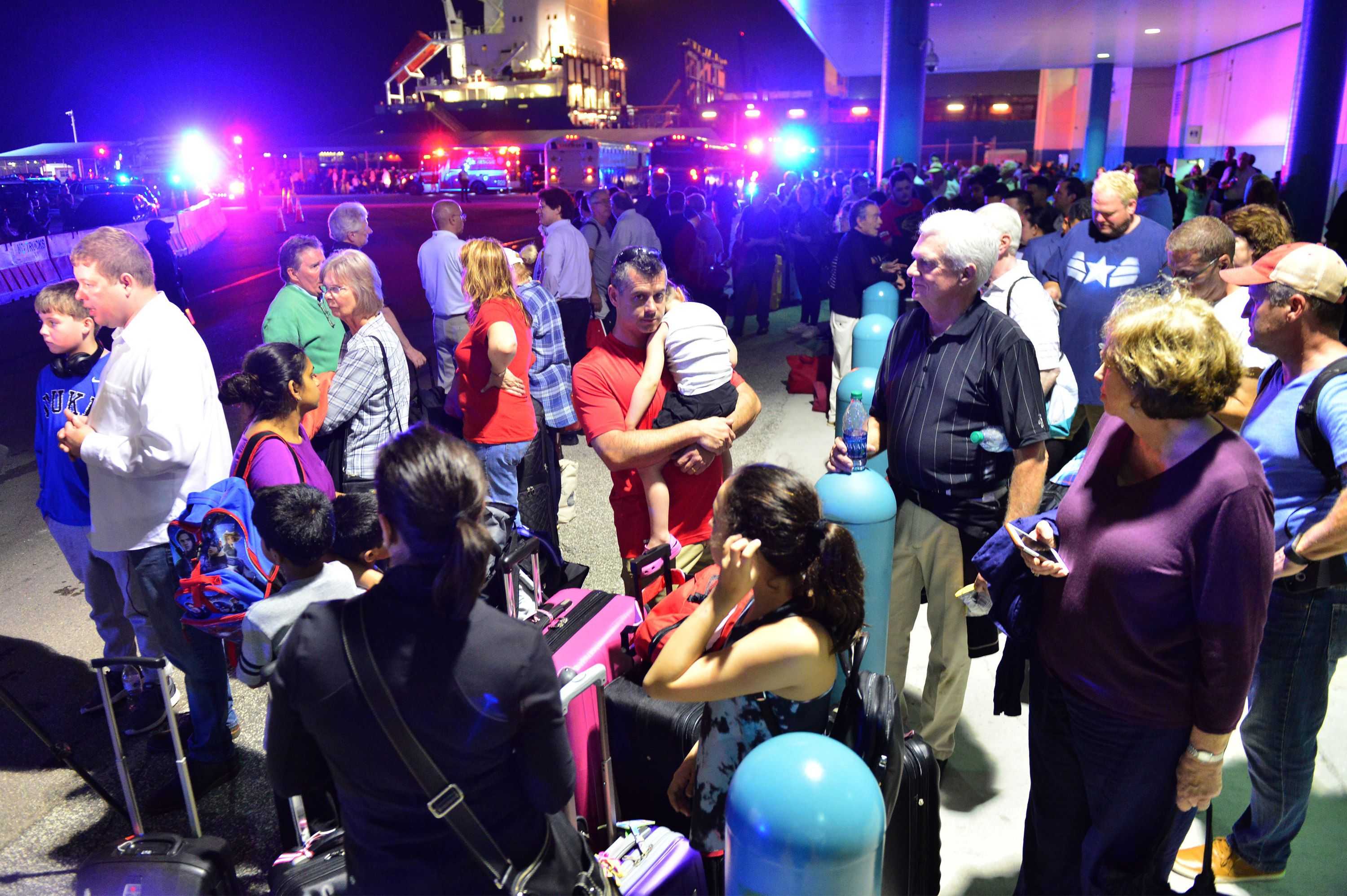 Les autoritats dels EUA no descarten una motivació terrorista en l'atac a l'aeroport