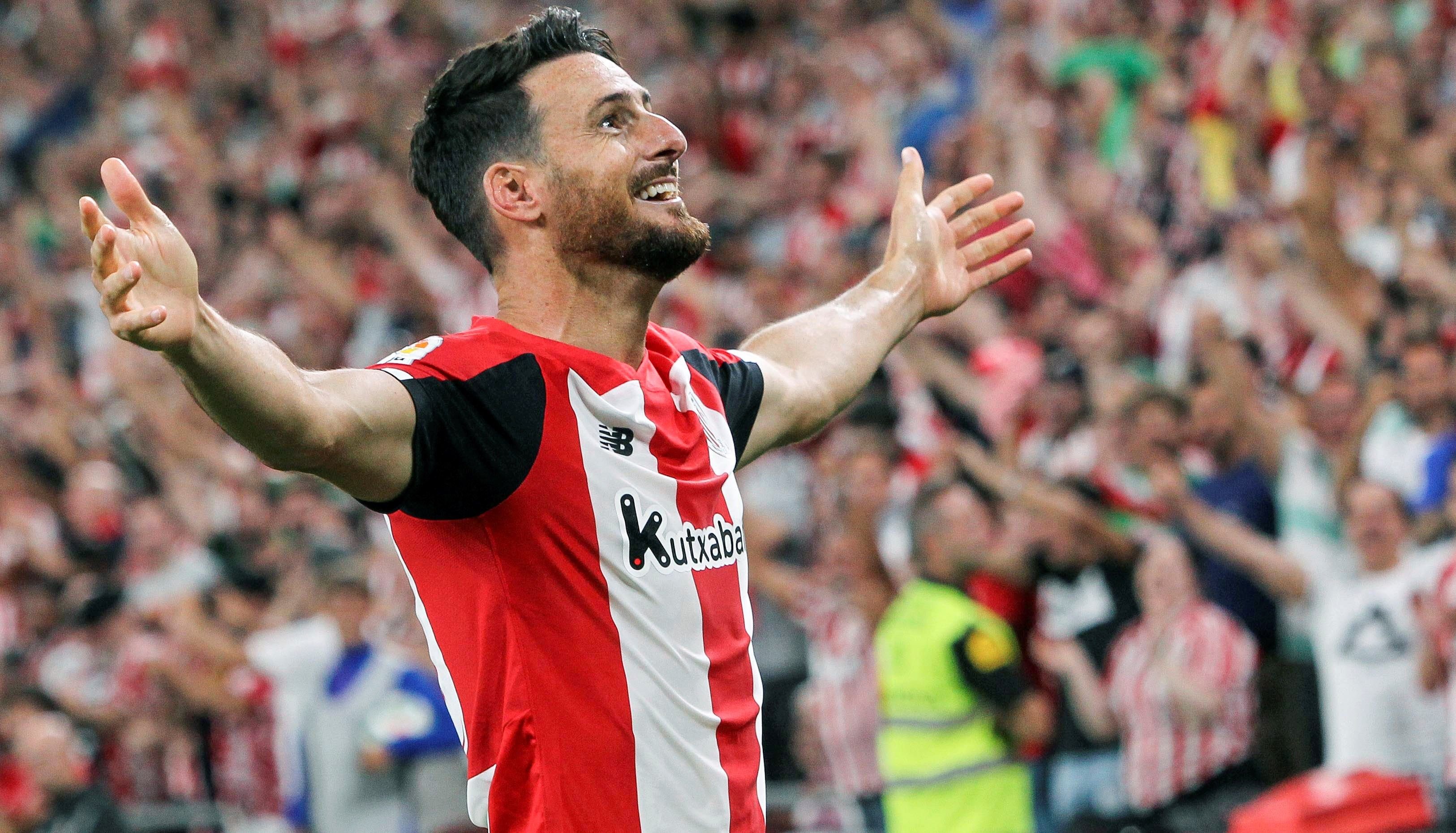 Aritz Aduriz penja les botes