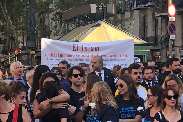 pancarta islam 17ª el nacional marina fernandez