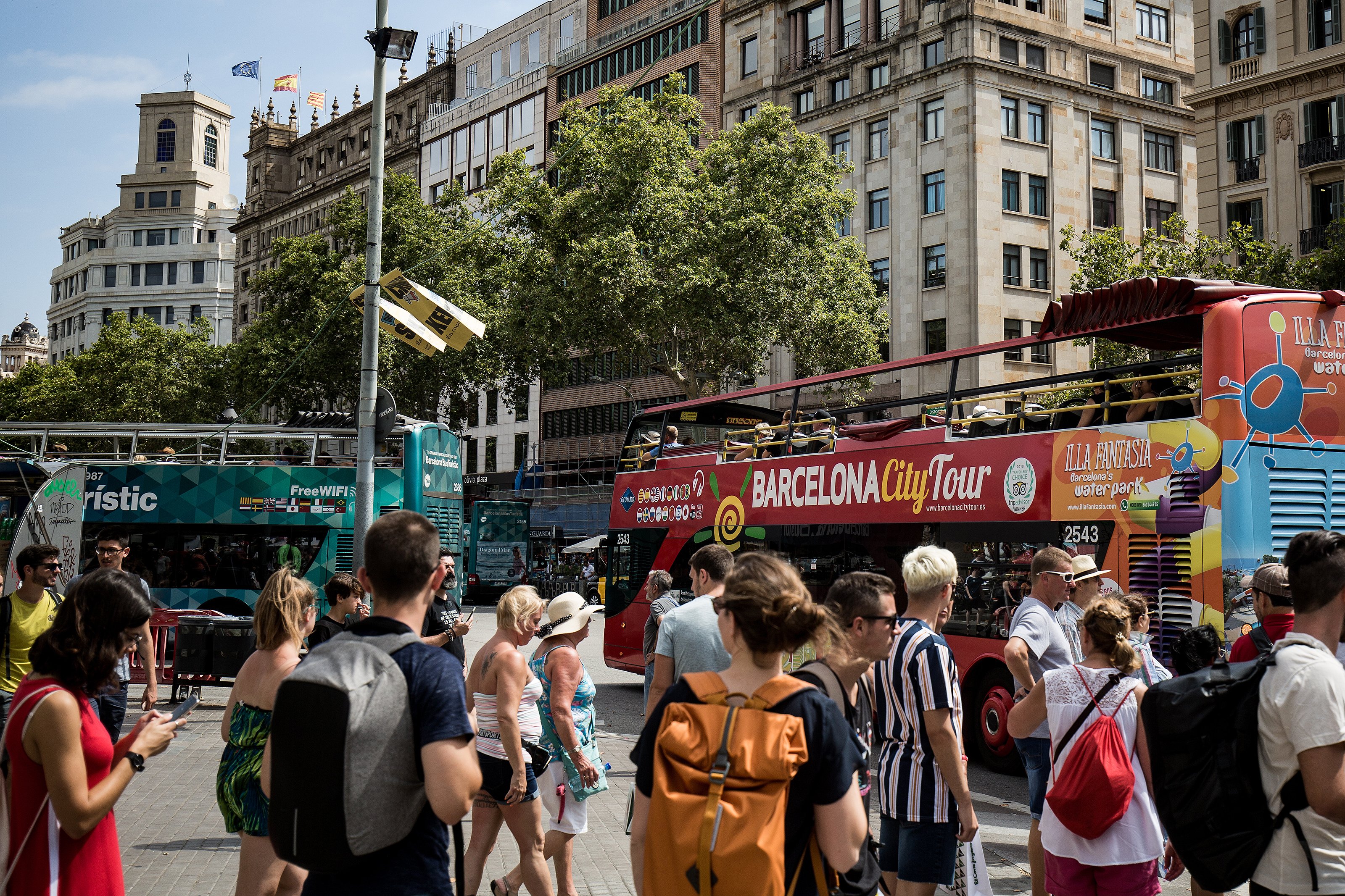 Casi la mitad de los visitantes en Barcelona repiten y vuelven a la ciudad