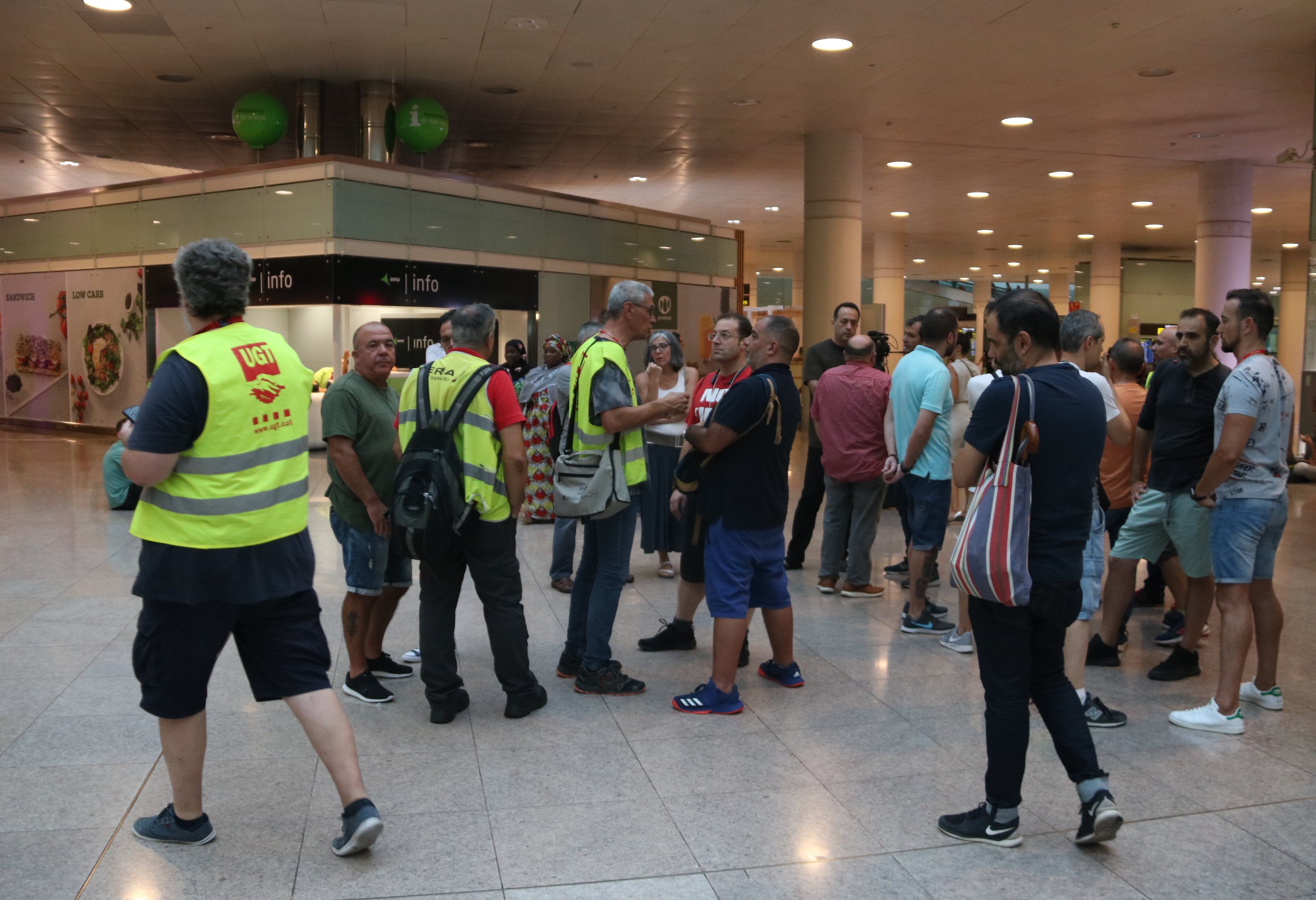 Ground staff at Barcelona airport to strike 24th, 25th, 30th and 31st August