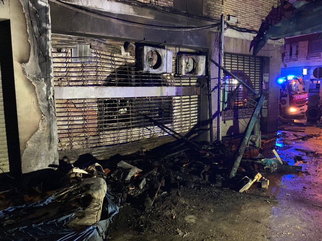 Convocada a Gràcia una manifestació contra l'incendi del carrer de la Llibertat