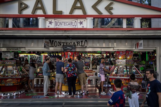 atraccio atraccions infantil canalla jocs festa popular barri gracia - Carles Palacio