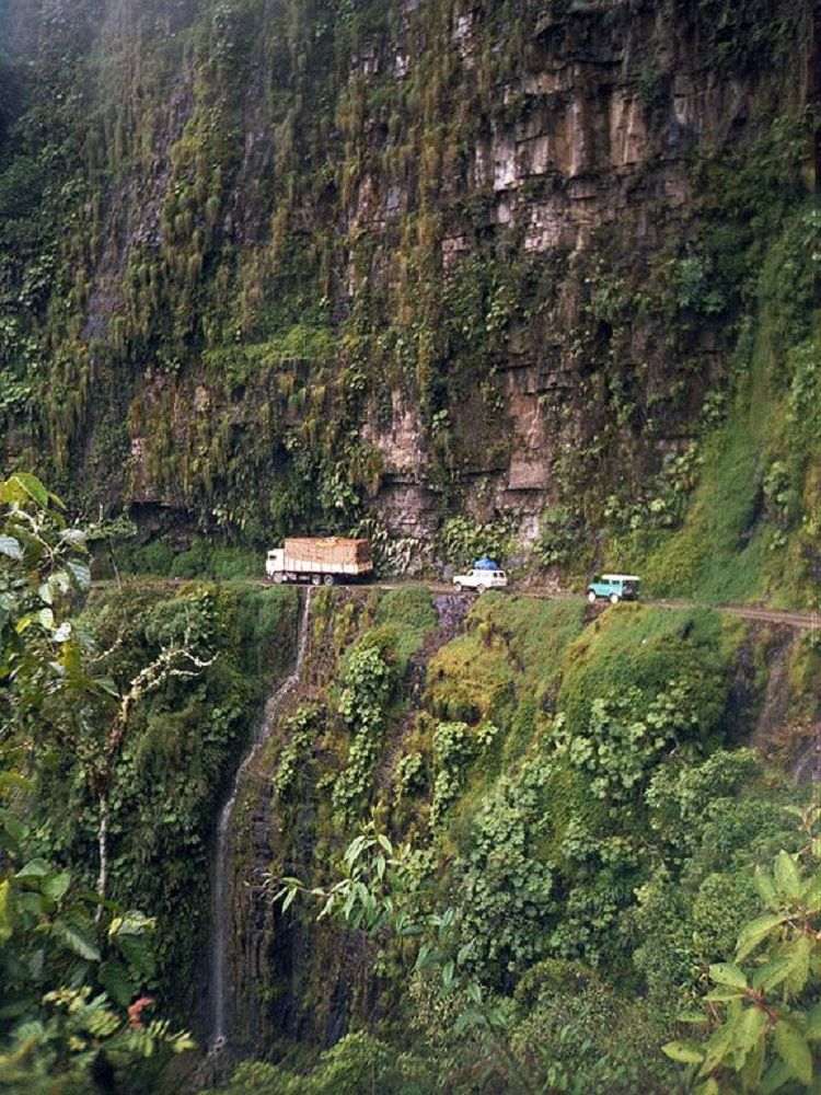 Una empresa catalana diseñará la mejora de la 'carretera de la muerte', en Bolivia