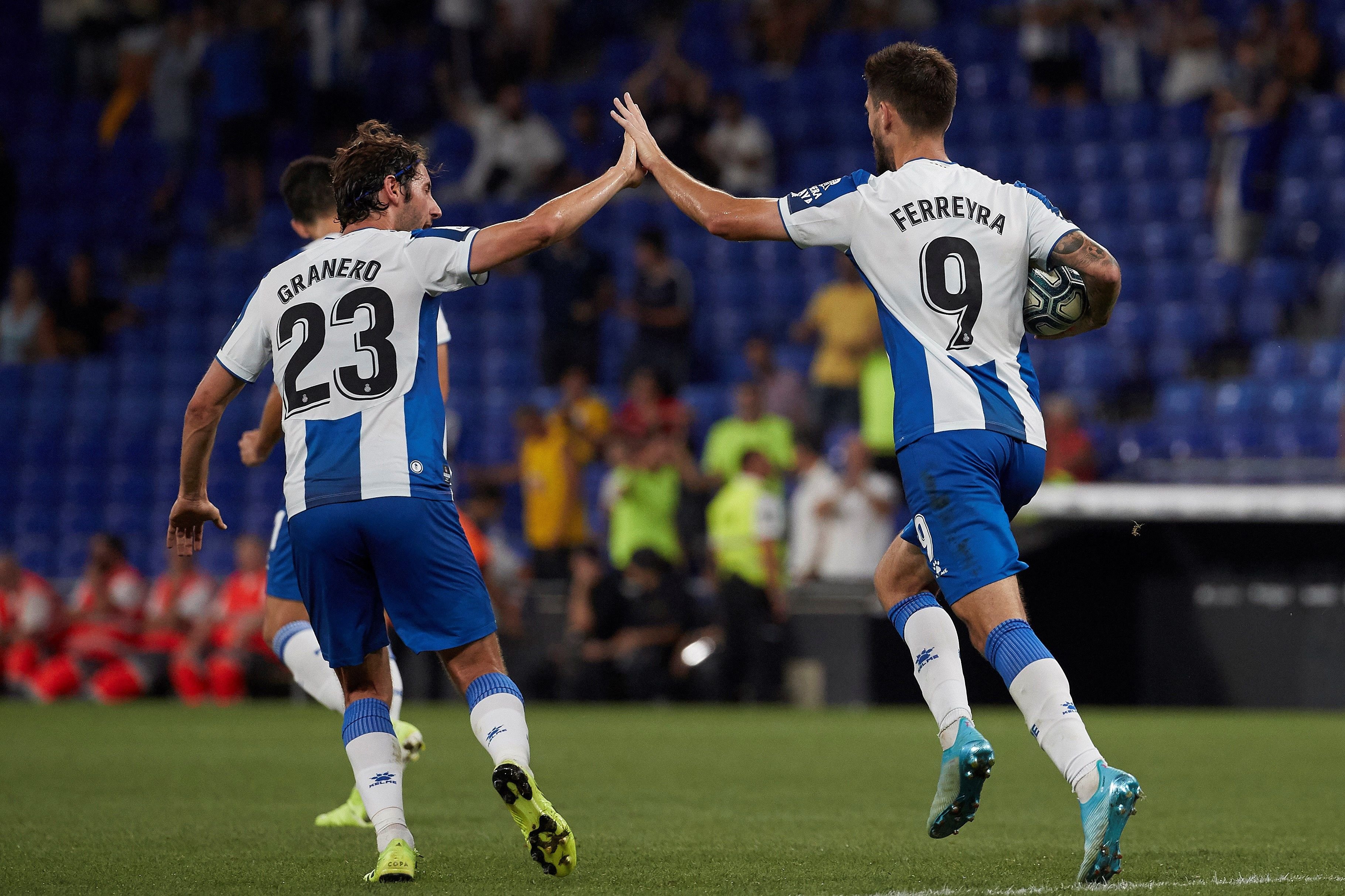 L'Espanyol remunta i té un peu i mig a la fase de grups