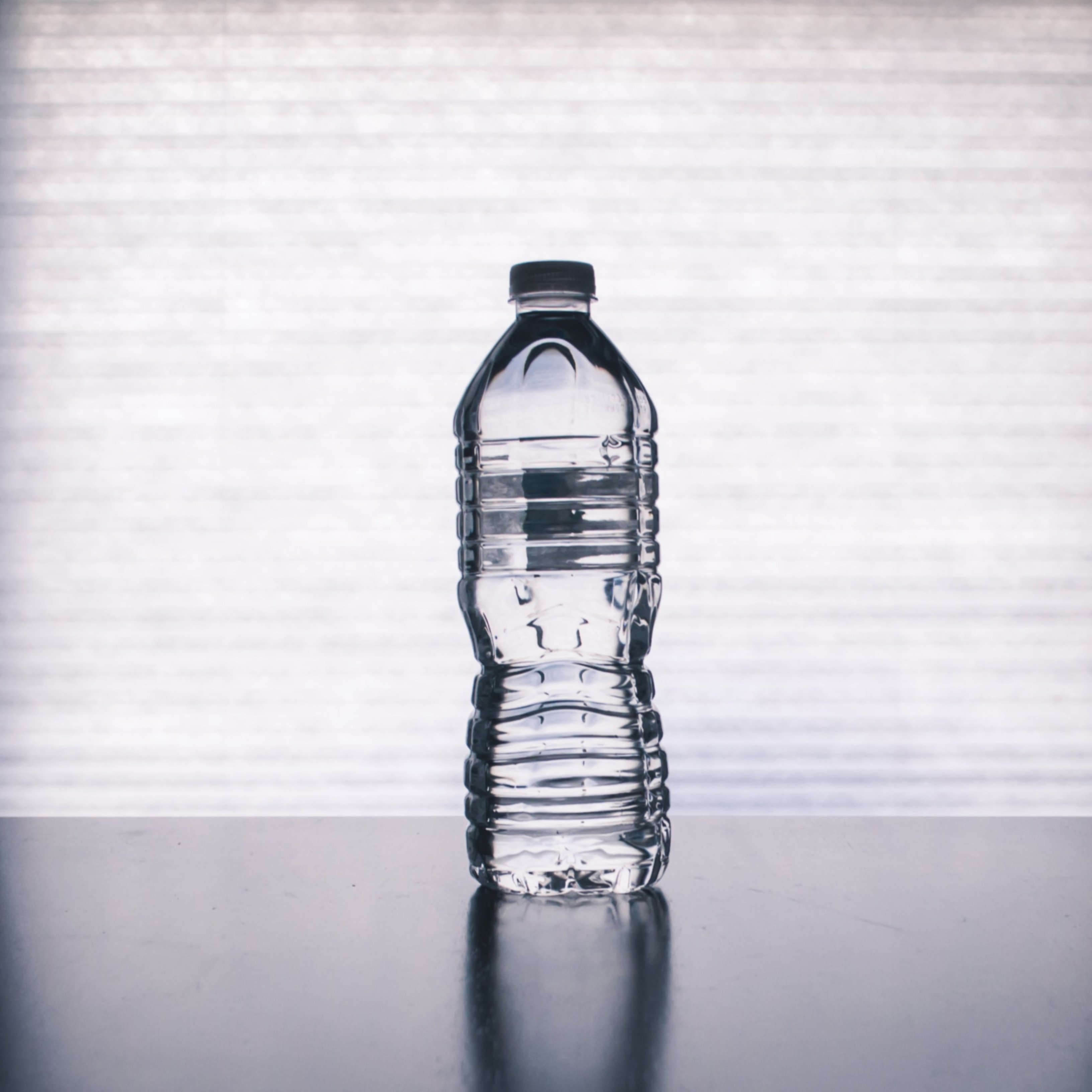 La OMS se pronuncia sobre la posible gravedad de los microplásticos en el agua potable