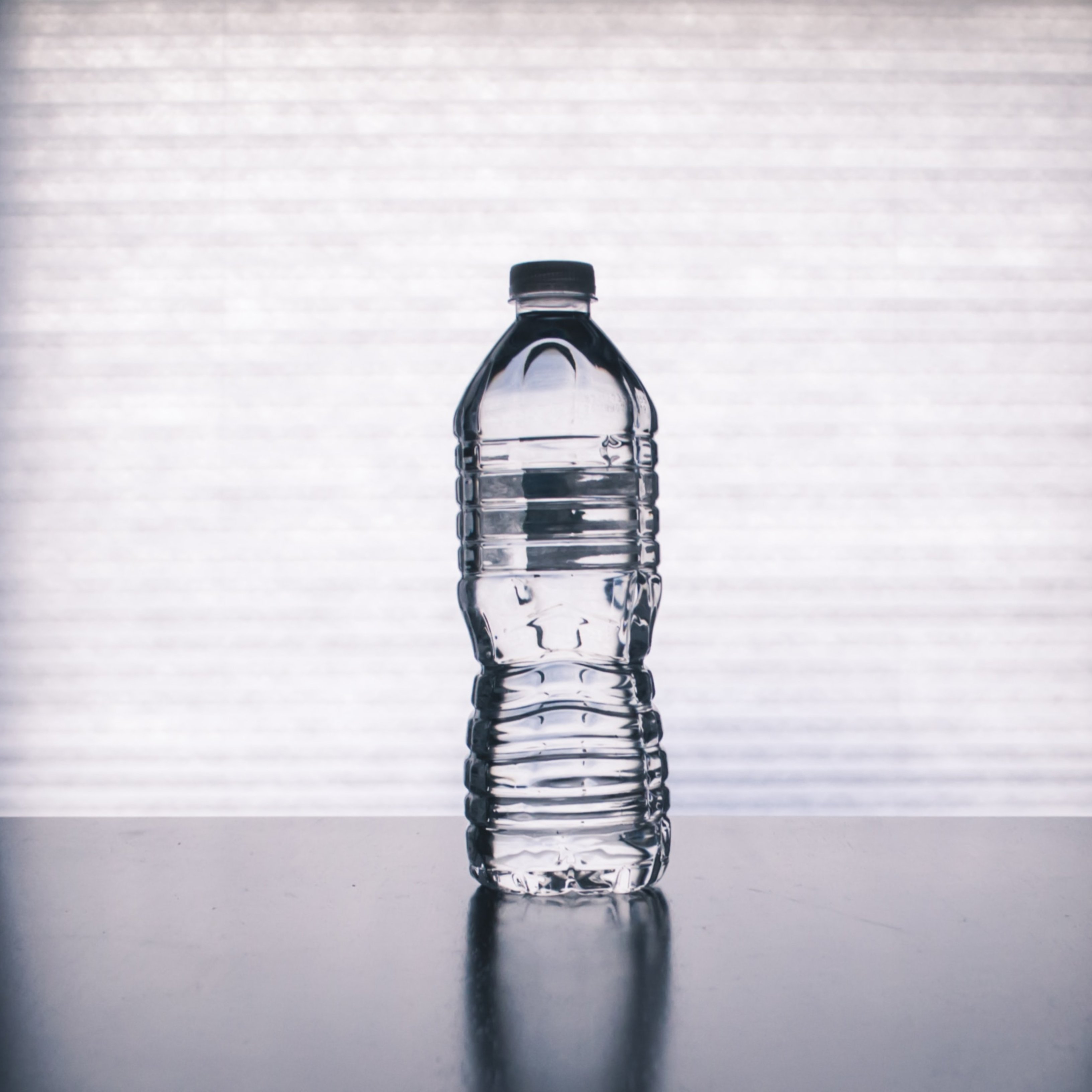 La OMS se pronuncia sobre la posible gravedad de los microplásticos en el agua potable