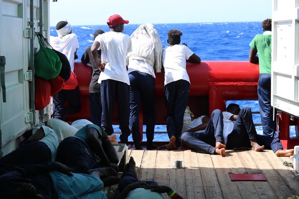El Ocean Viking atracará en Malta y seis países europeos acogerán a sus 356 migrantes