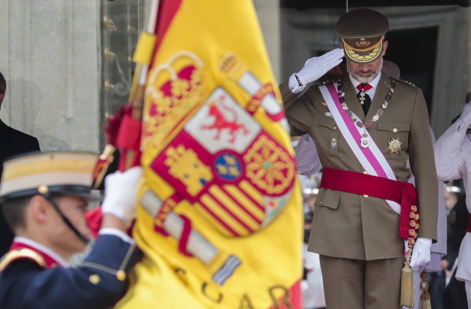rey felip vino bandera española gtres rey felip vino bandera española gtres