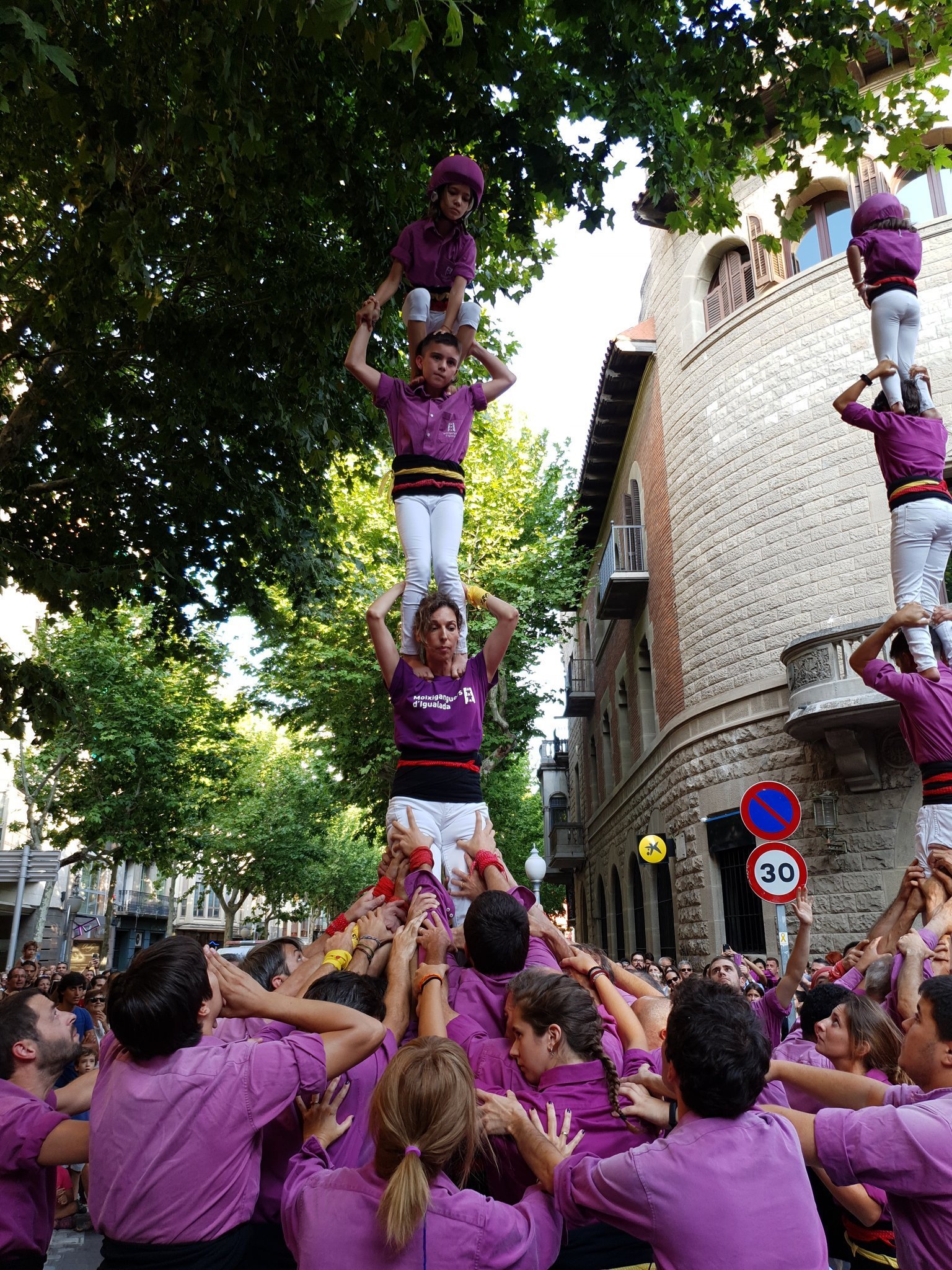 La consellera que hace castells