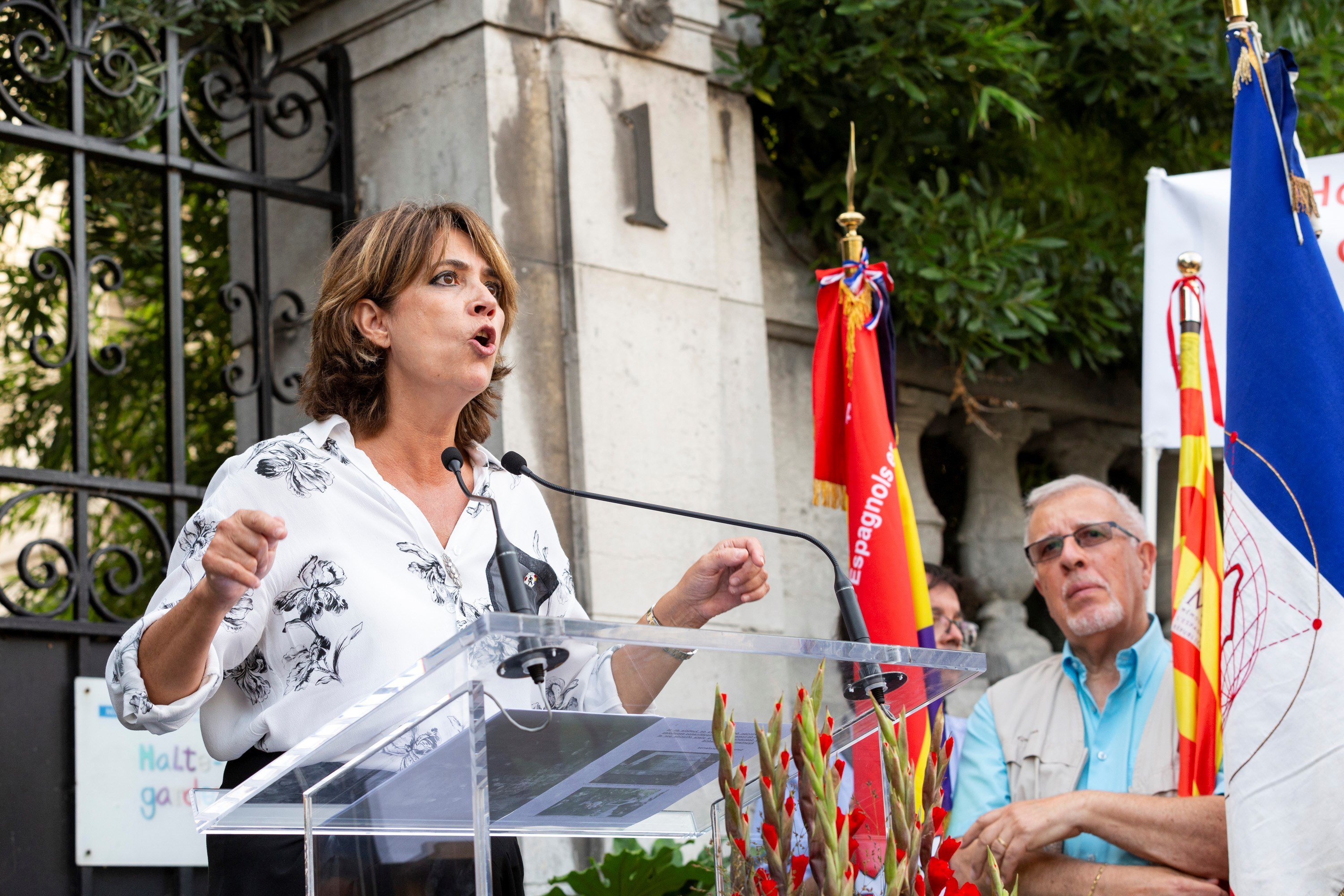 Escridassada a la ministra Delgado en un acte republicà a París