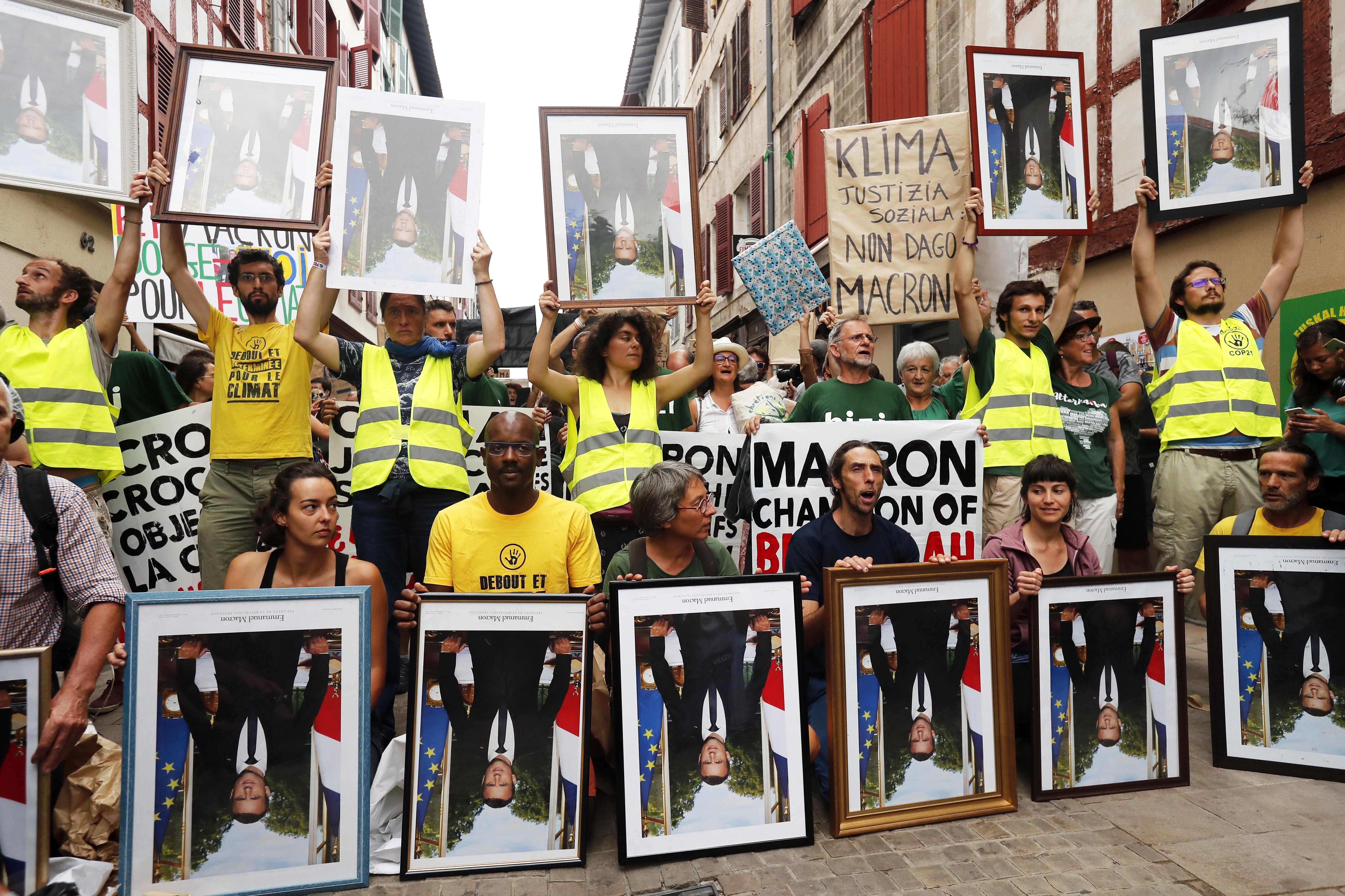 Ecologistes es manifesten a Baiona, a escassos quilòmetres del G7