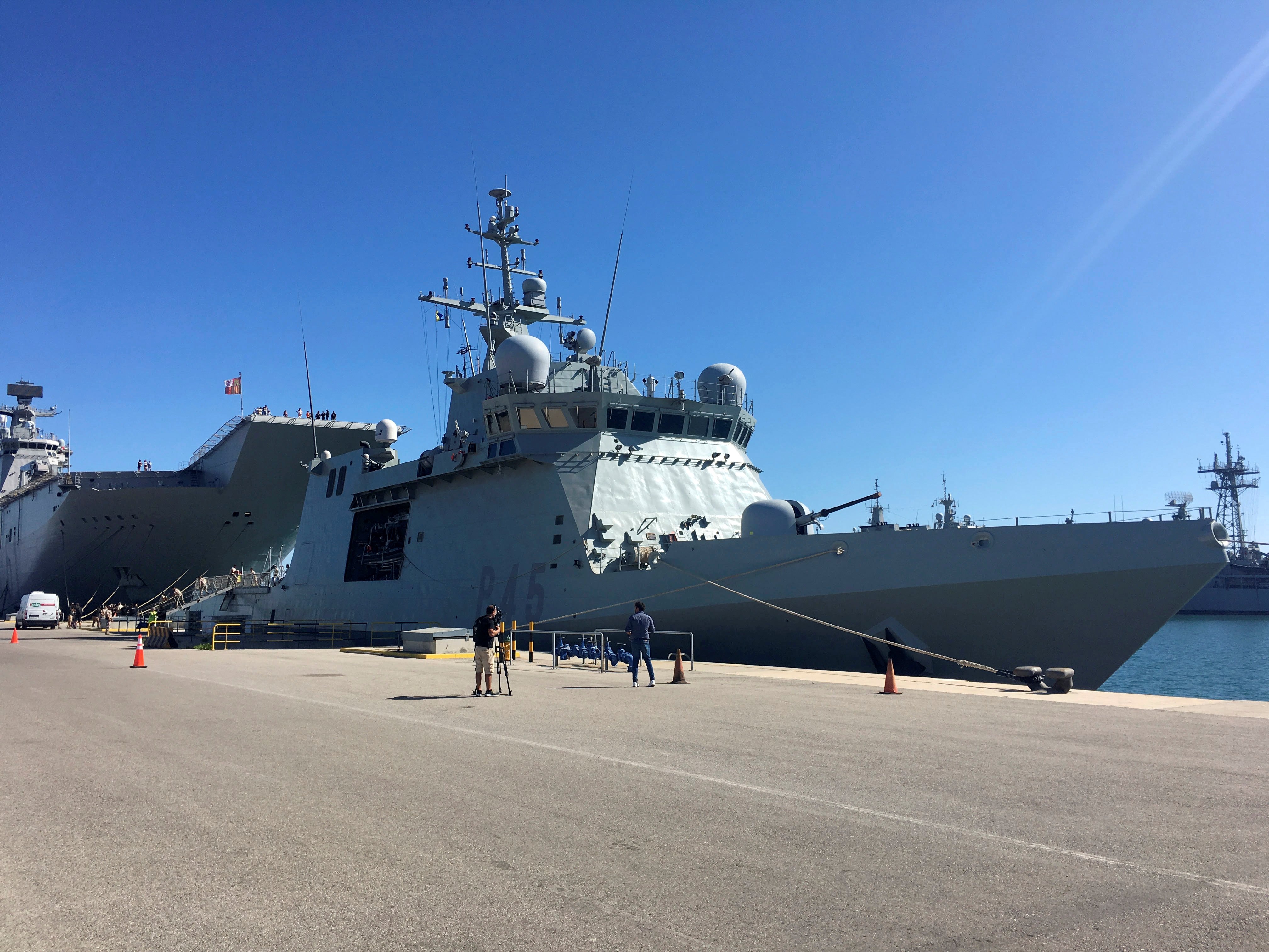 L'Audaz arriba a Sicília per recollir els 15 migrants de l'Open Arms