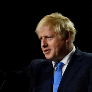 La maniobra de Johnson per encarrilar el Brexit: demana a la Reina que suspengui el Parlament
