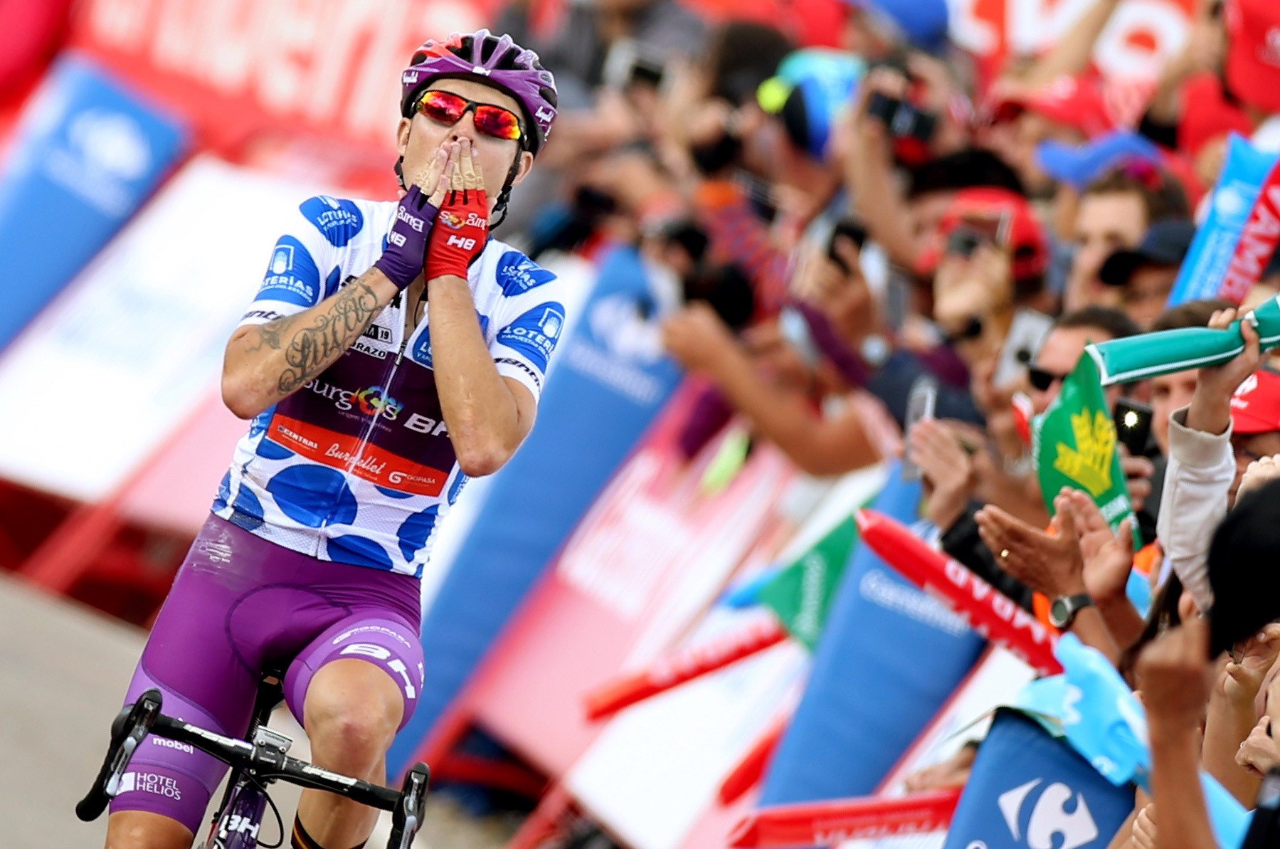 Ángel Madrazo gana la quinta etapa de la Vuelta y Supermán López se sitúa líder