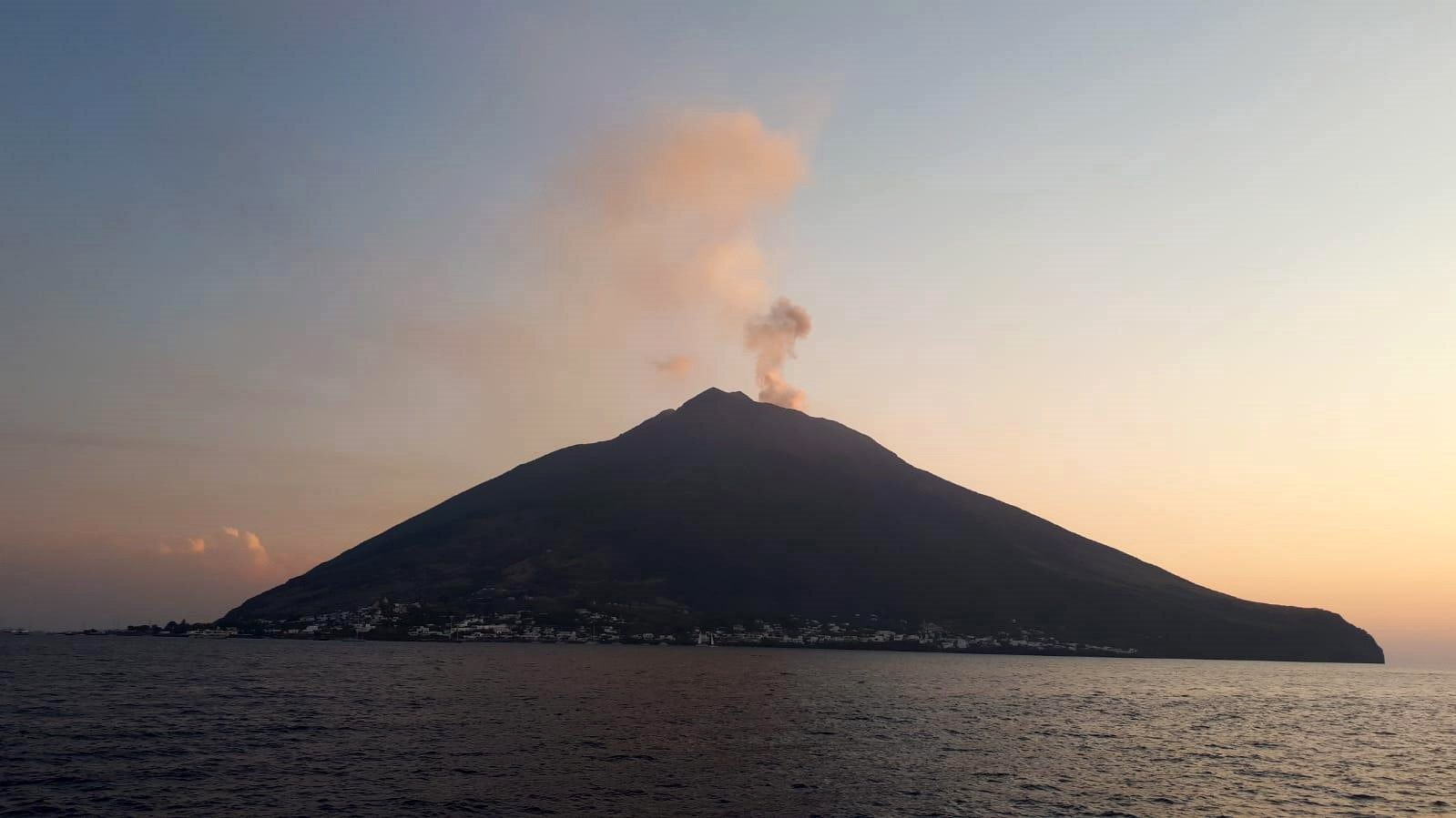 El volcán Stromboli vuelve a entrar en erupción