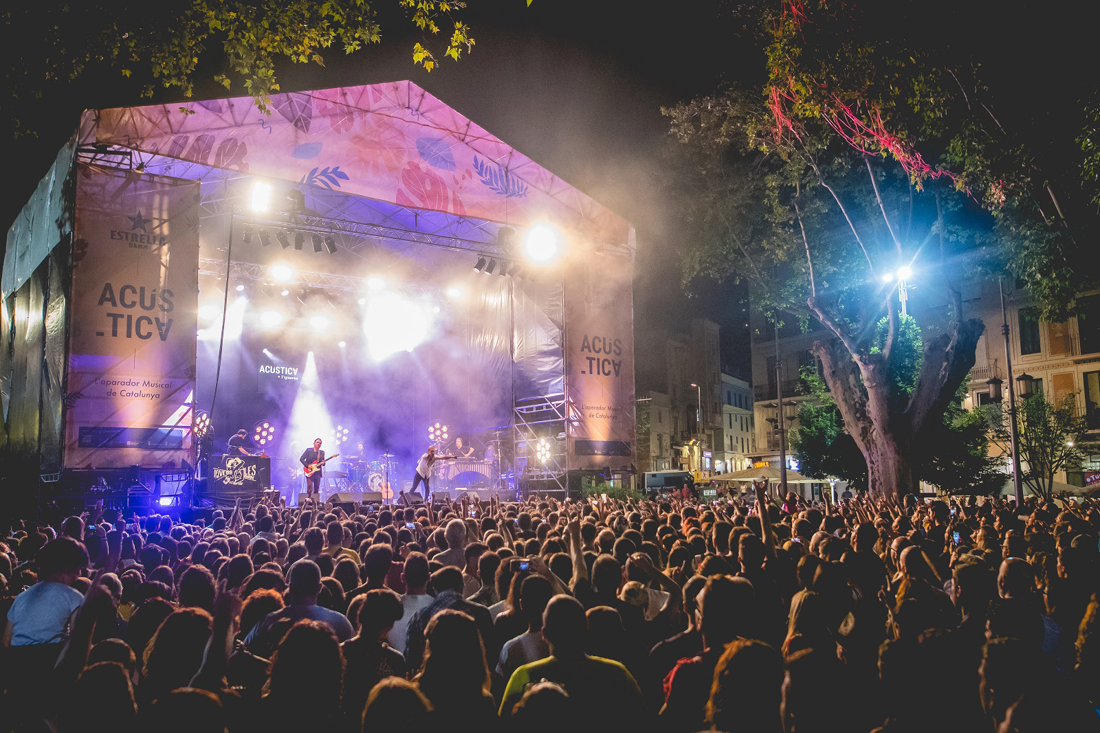 Tot a punt per a l'obertura del Festival Acústica de Figueres