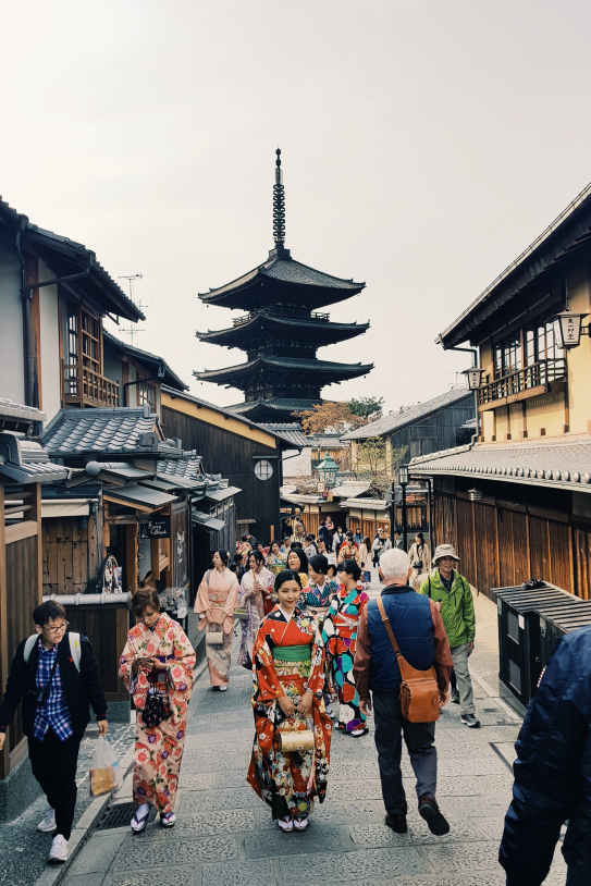 ninnenzaka - unsplash