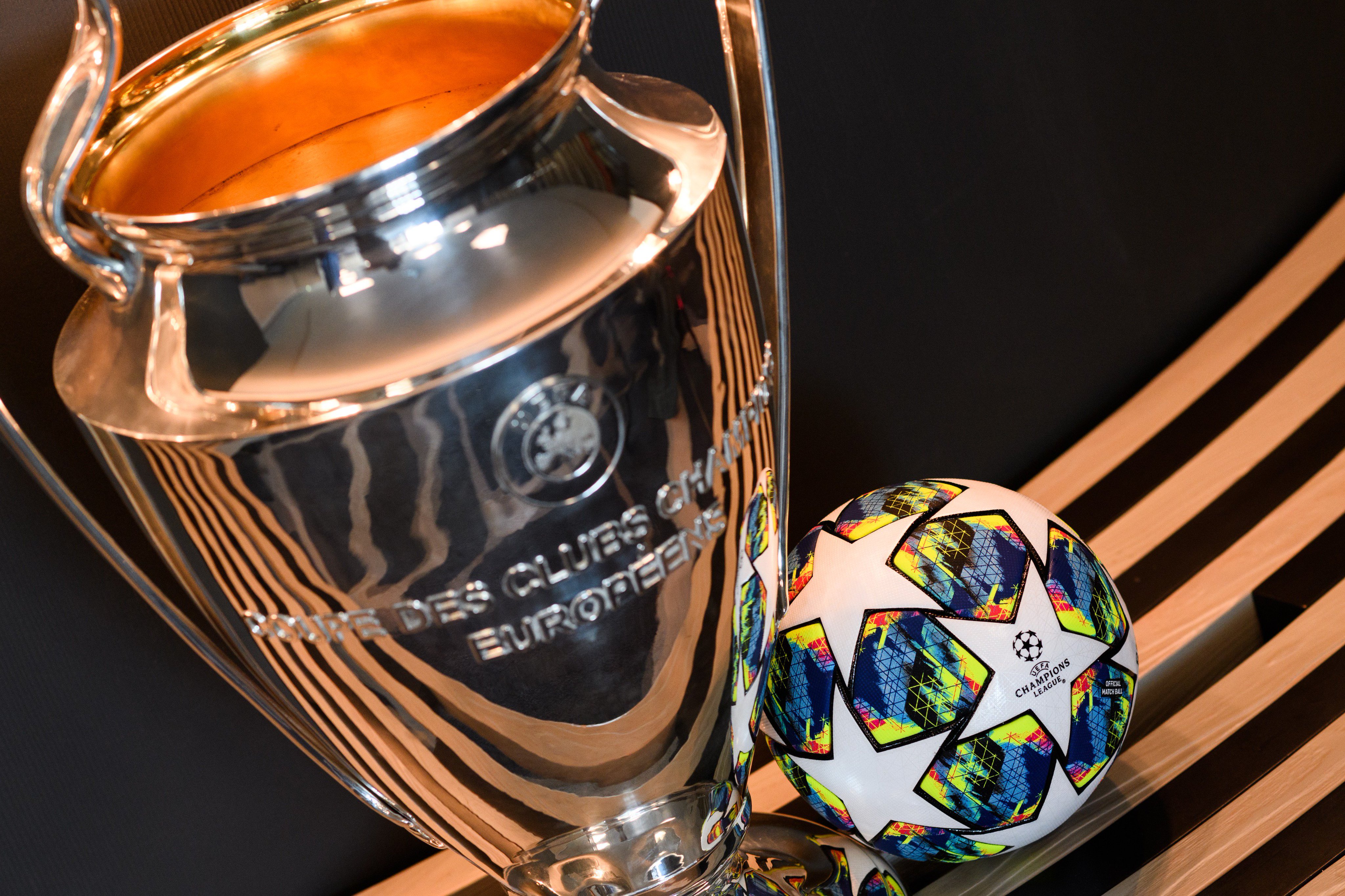 La UEFA nega ara que hi hagi una data límit per acabar la Champions