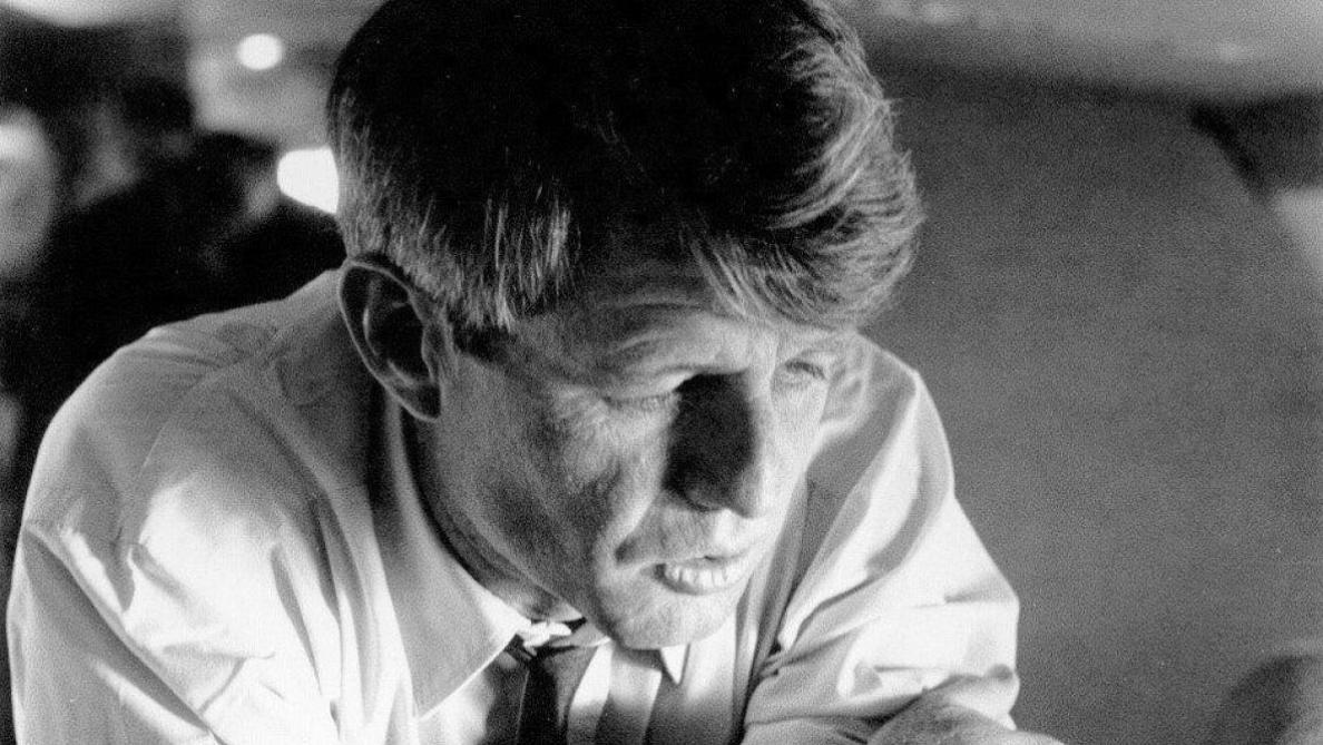 Apunyalen l'assassí de Robert Kennedy