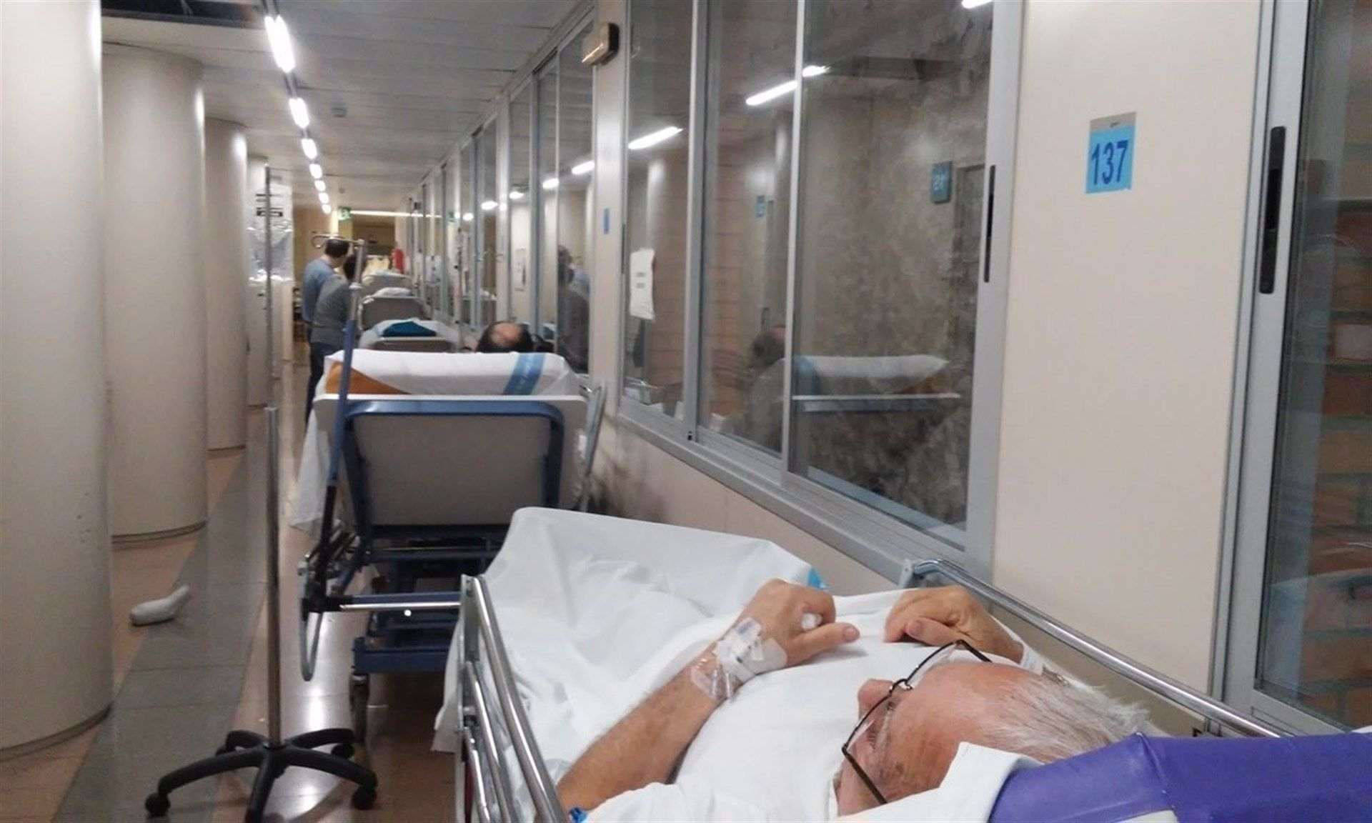 La CUP llama a "ocupar" las plantas cerradas de hospitales y reabrir camas