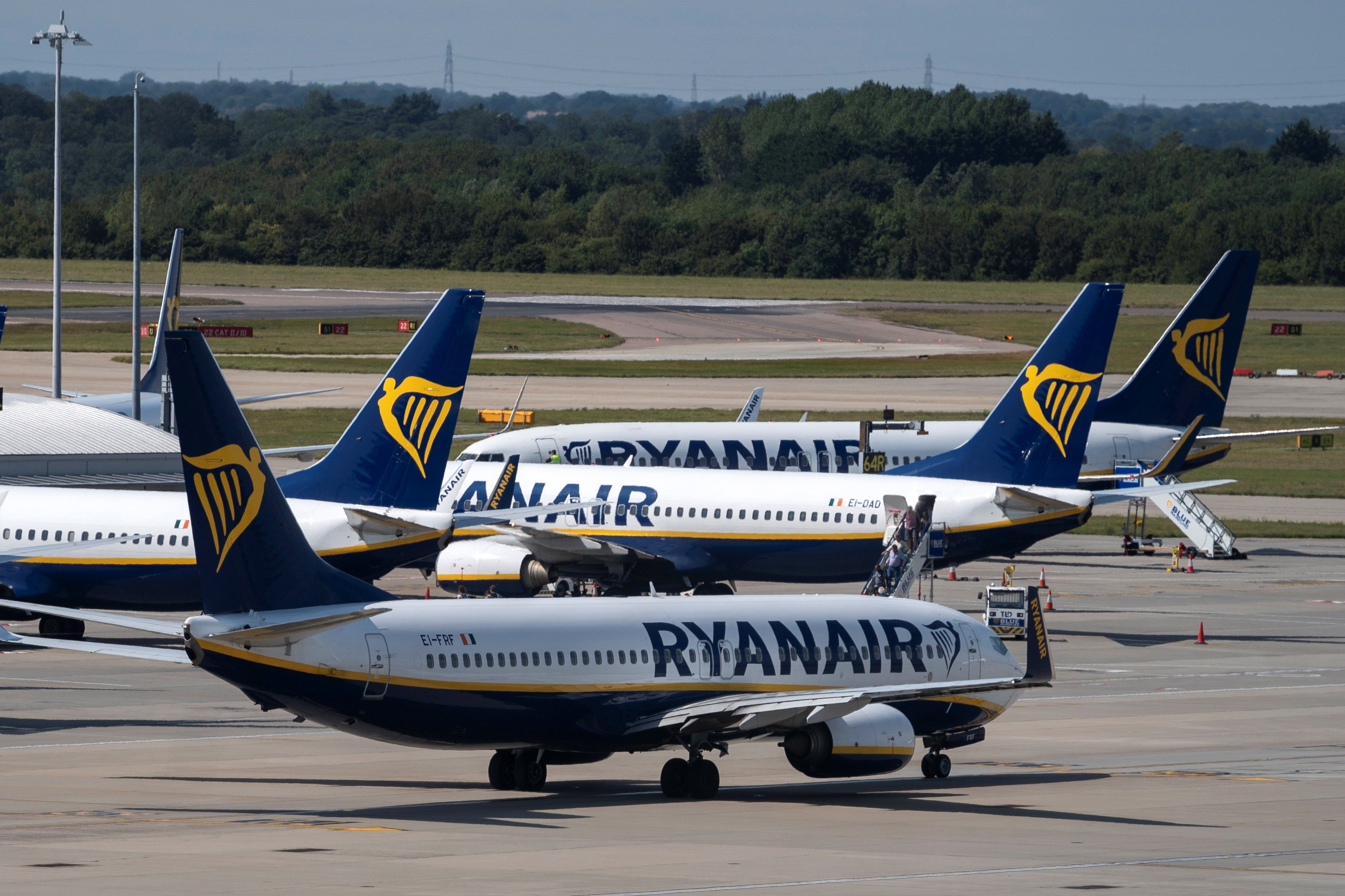 Ryanair: "Els nous contractes de la base de Girona estan dins la legalitat"