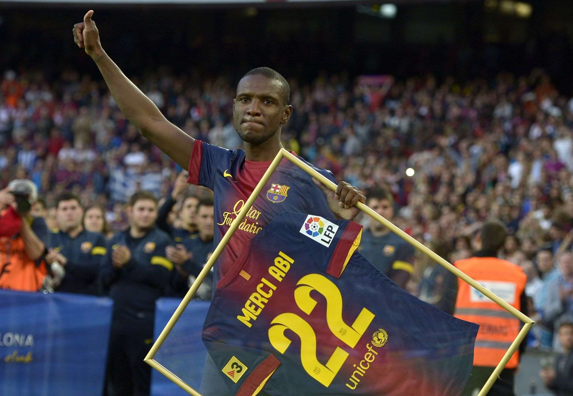 Abidal felicita la Diada als "amics catalans"