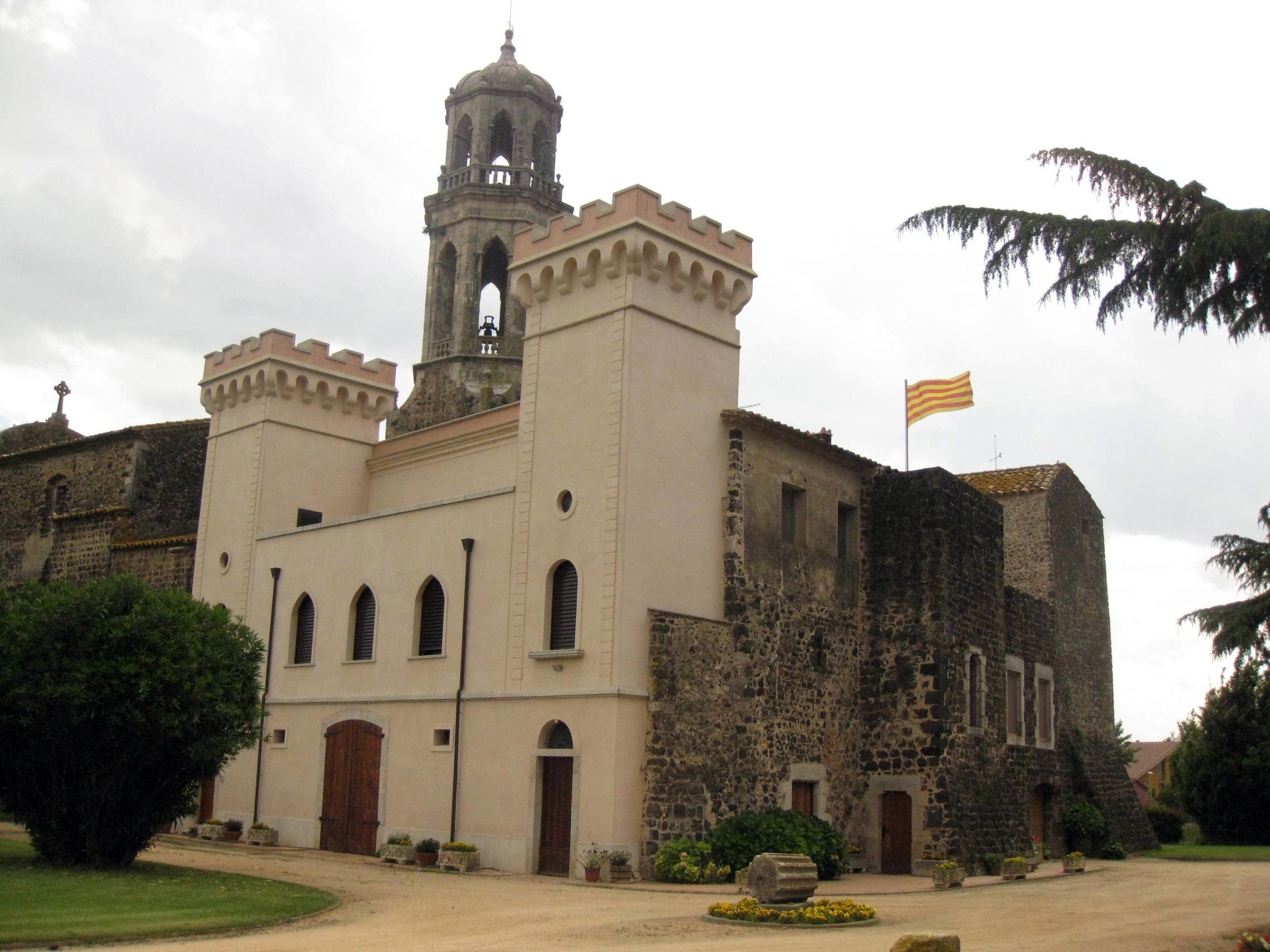 L'exrector de Vilobí d'Onyar acusat d'abusos no podrà fer de capellà