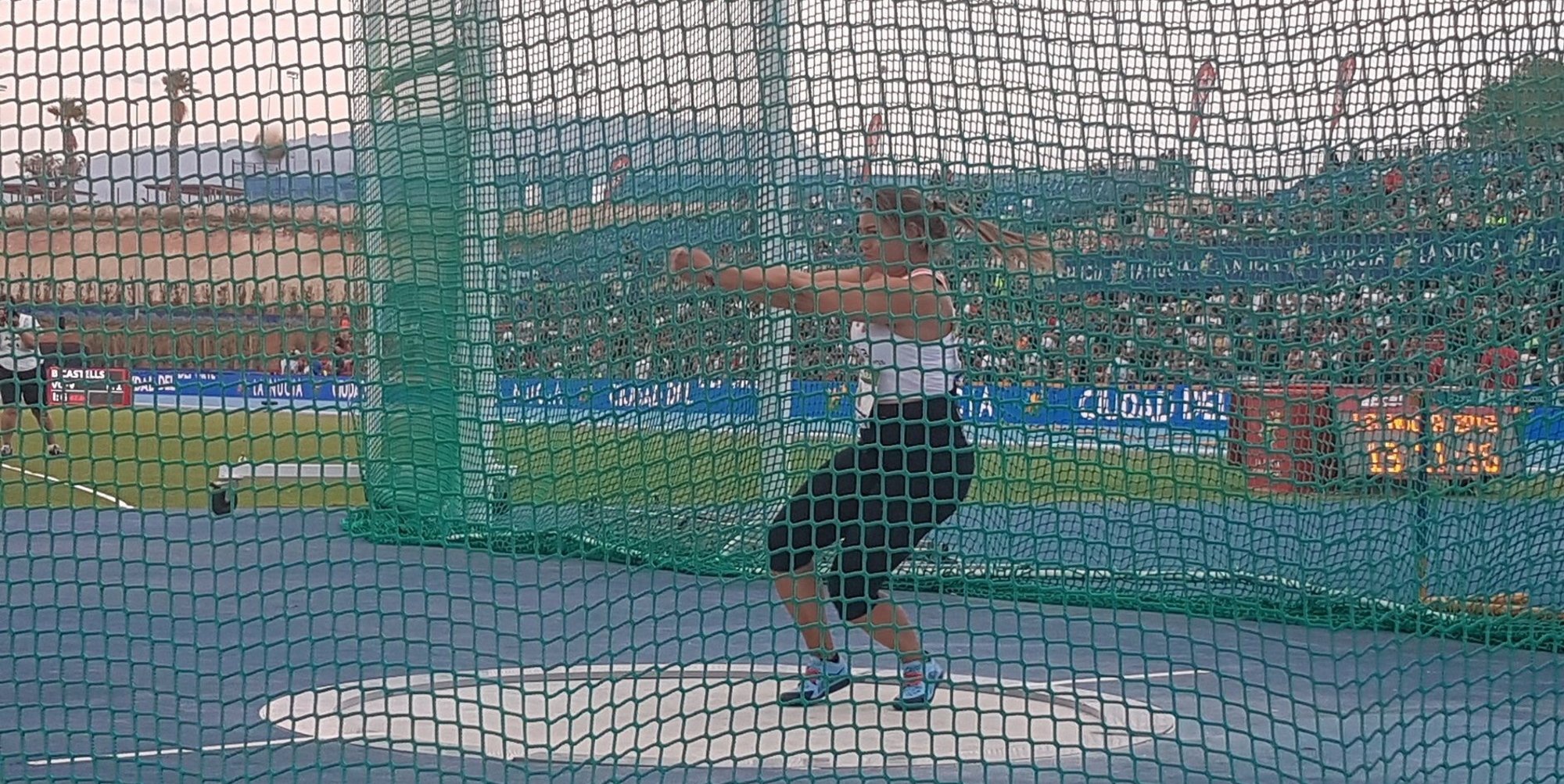 L’atleta de Torredembarra Berta Castells fa història i assoleix el 16è títol estatal en martell