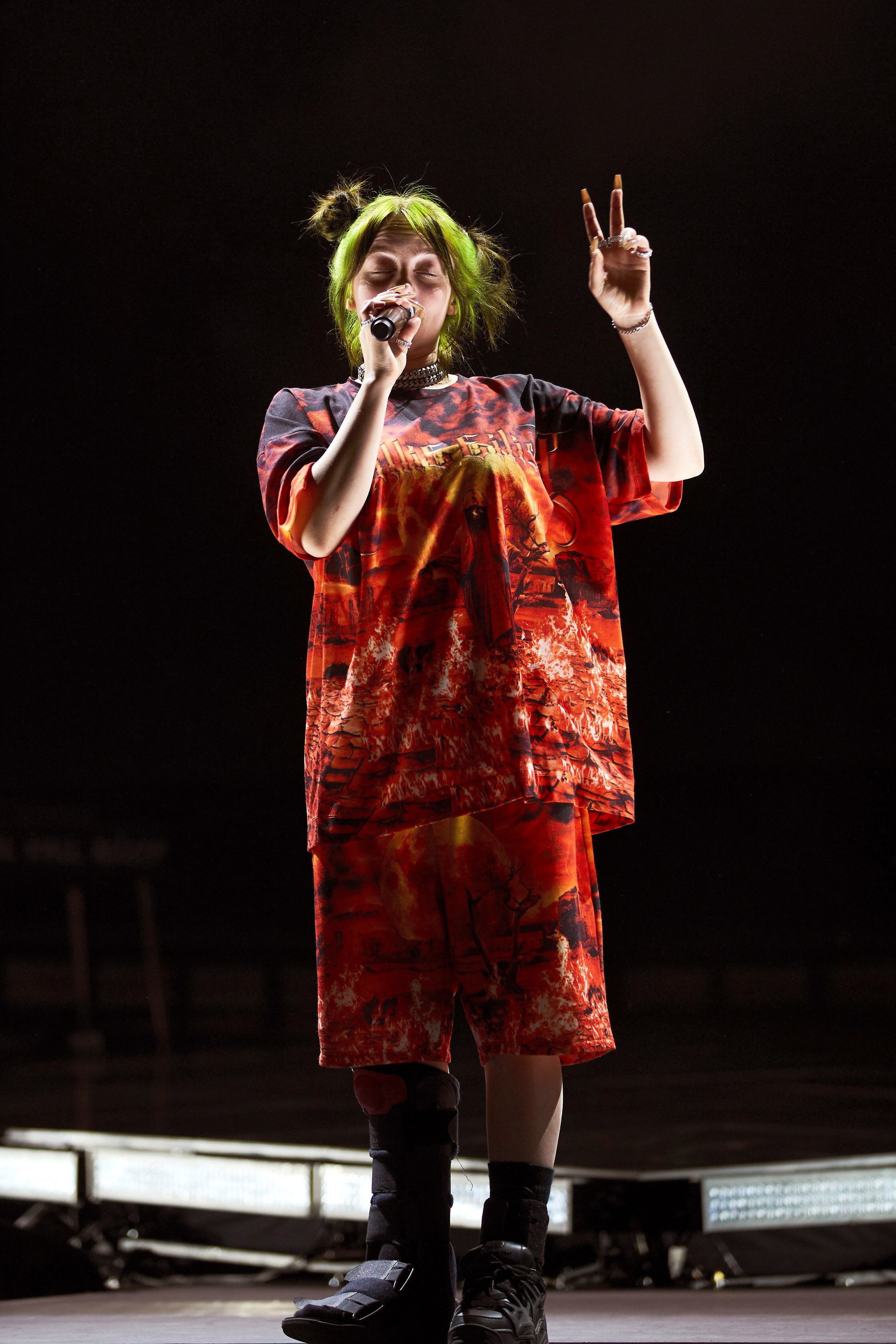 La forta i pertorbadora personalitat de Billie Eillish conquereix Barcelona