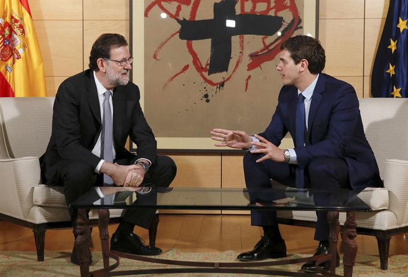 C's i PP, de acuerdo en evitar el referéndum y negociar el déficit