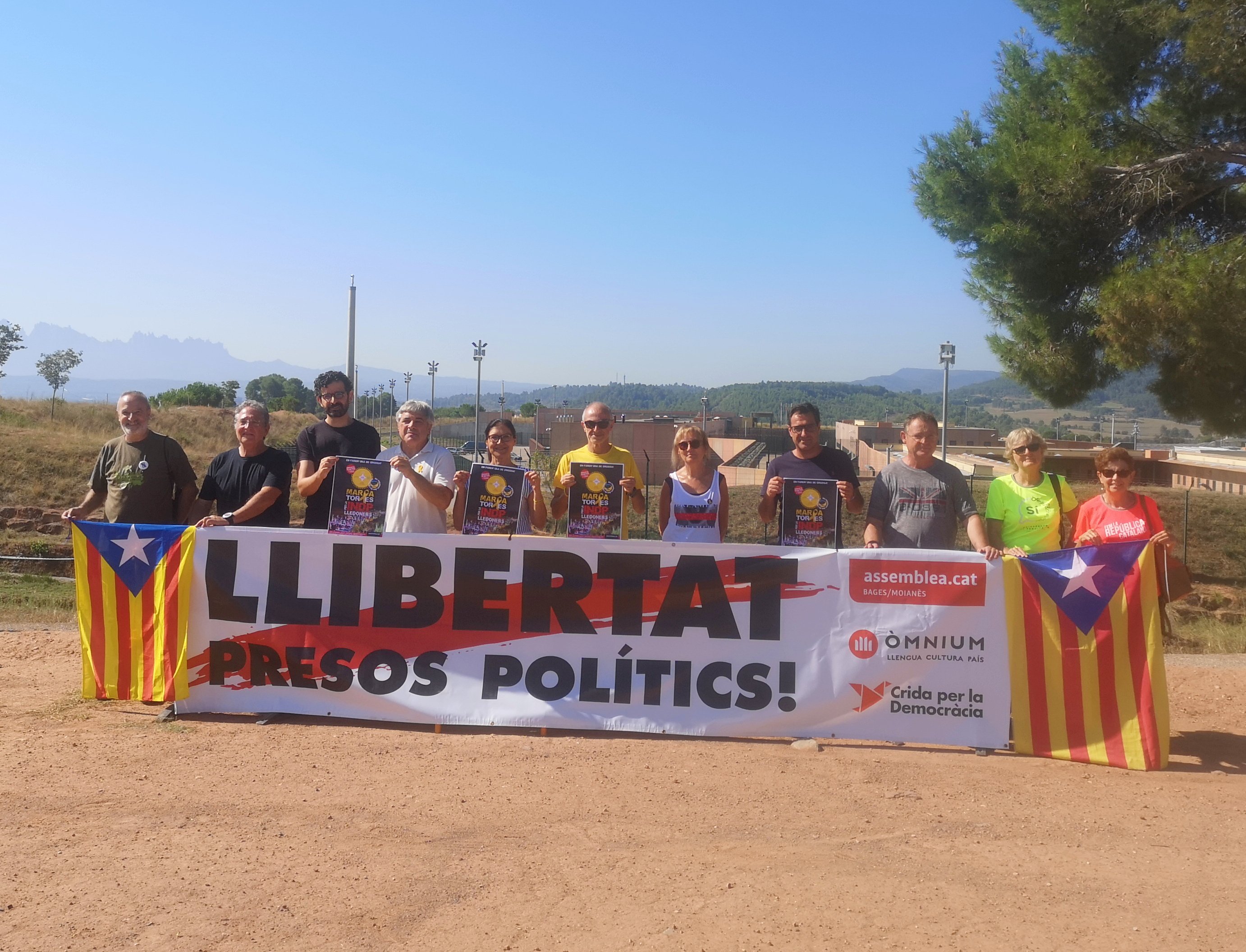 Marxa de torxes a Lledoners prèvia a la Diada